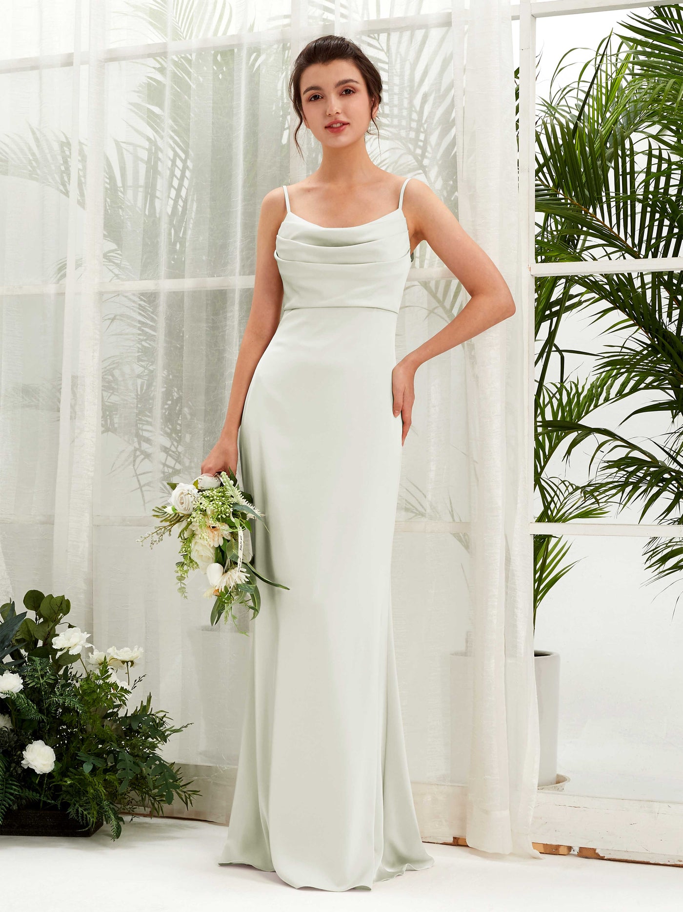 Carlyna Corte imperial Escote drapeado Hasta el suelo Satin Fruncido Vestidos de dama de honor Marfil #color_marfil