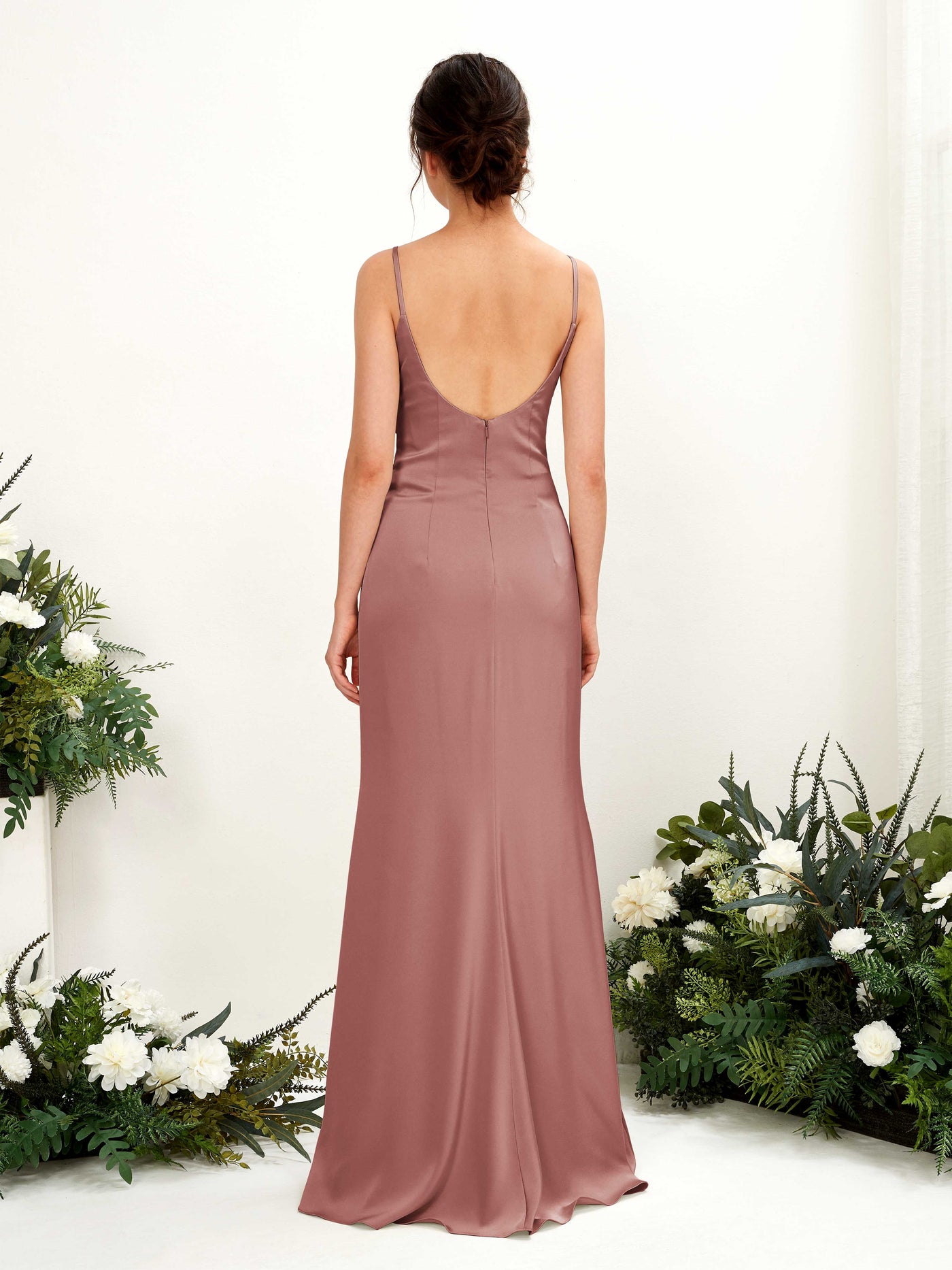 Carlyna Corte imperial Escote drapeado Hasta el suelo Satin Fruncido Vestidos de dama de honor Rosa Del Desierto #color_rosa-del-desierto
