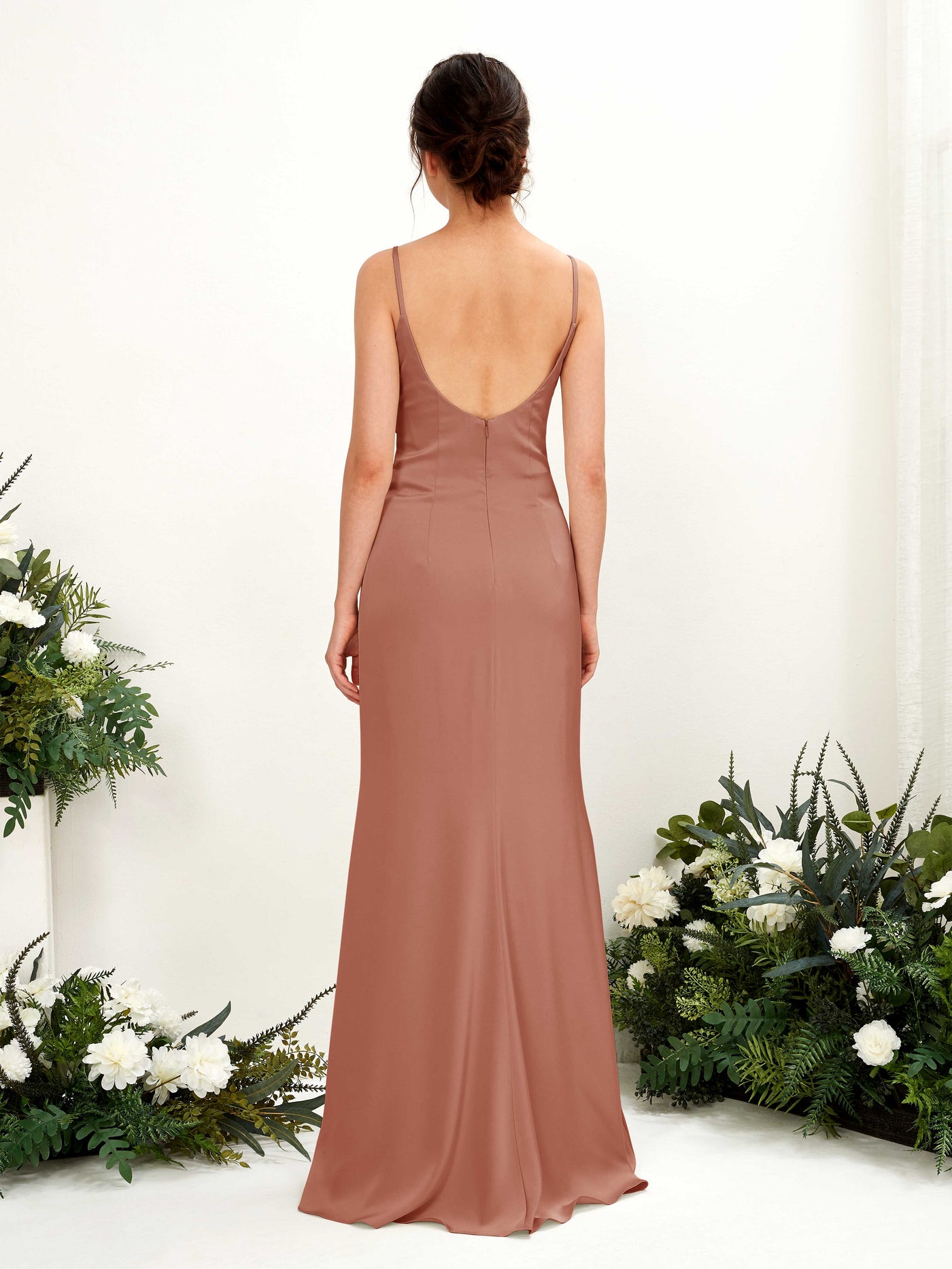 Carlyna Corte imperial Escote drapeado Hasta el suelo Satin Fruncido Vestidos de dama de honor Siena Natural #color_siena-natural