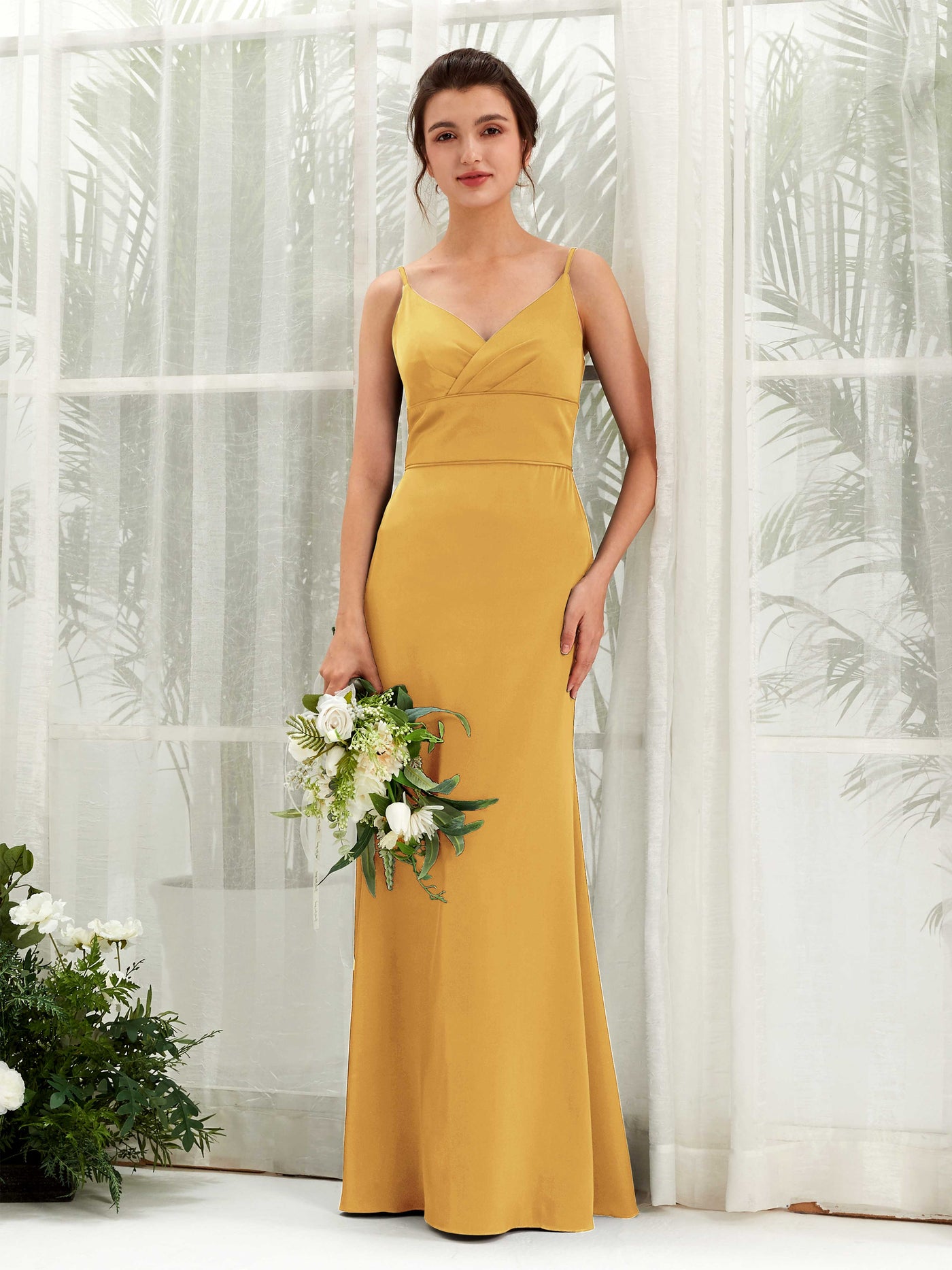 Carlyna Corte Imperial Escote en V Hasta el Suelo Satén Vestido de Dama de Honor Amarillo Canario #color_amarillo-canario