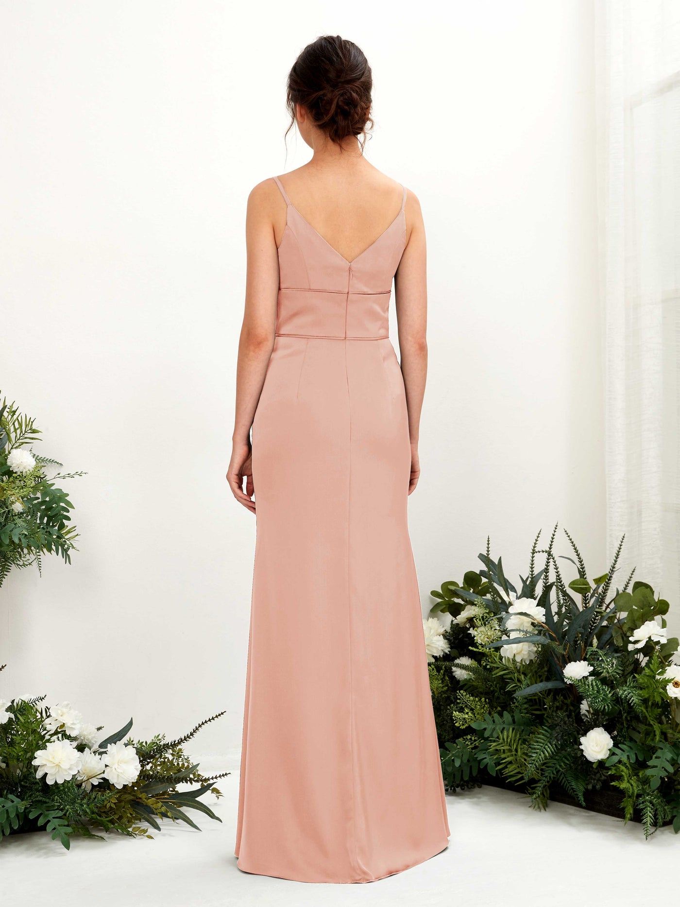 Carlyna Corte Imperial Escote en V Hasta el Suelo Satén Vestido de Dama de Honor Cantalupo #color_cantalupo