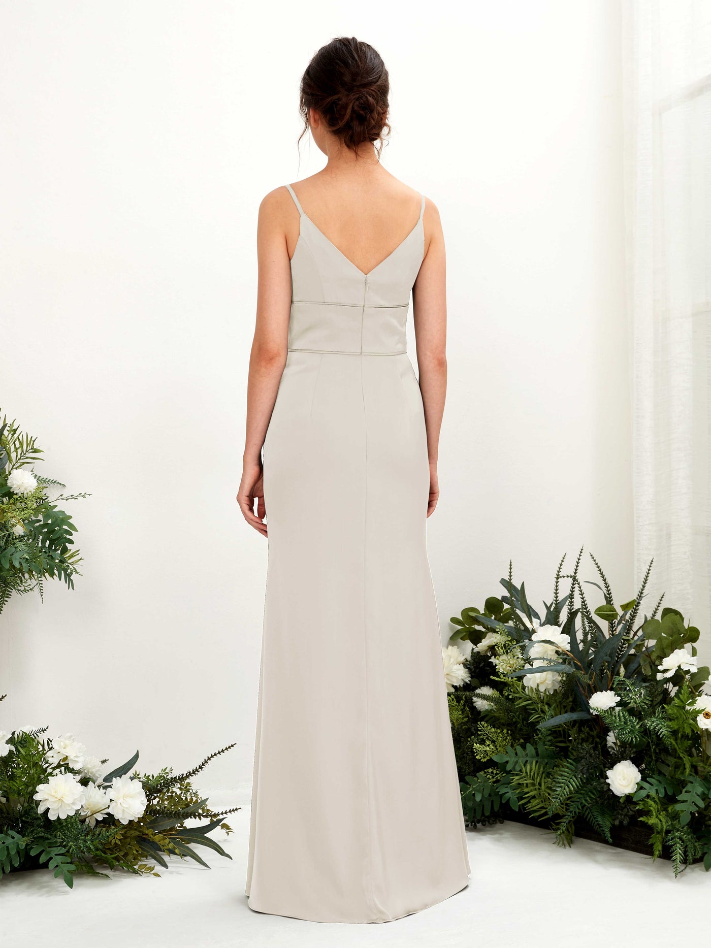 Carlyna Corte Imperial Escote en V Hasta el Suelo Satén Vestido de Dama de Honor Champán #color_champ-n