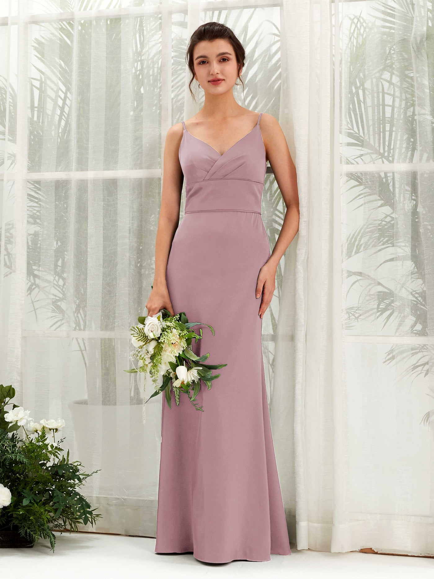 Carlyna Corte Imperial Escote en V Hasta el Suelo Satén Vestido de Dama de Honor Cuarzo Rosa #color_cuarzo-rosa