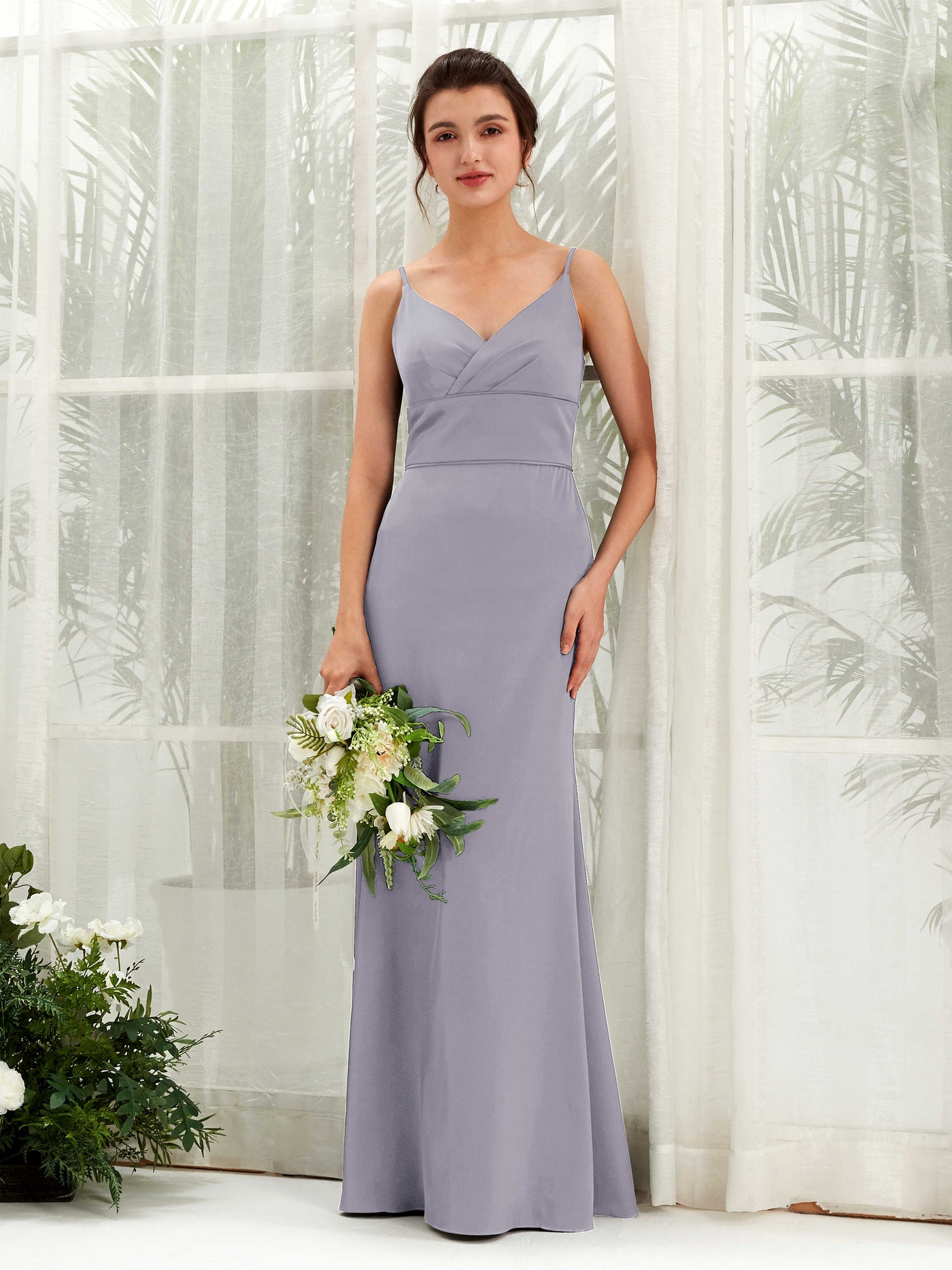 Carlyna Corte Imperial Escote en V Hasta el Suelo Satén Vestido de Dama de Honor Niebla Púrpura #color_niebla-p-rpura