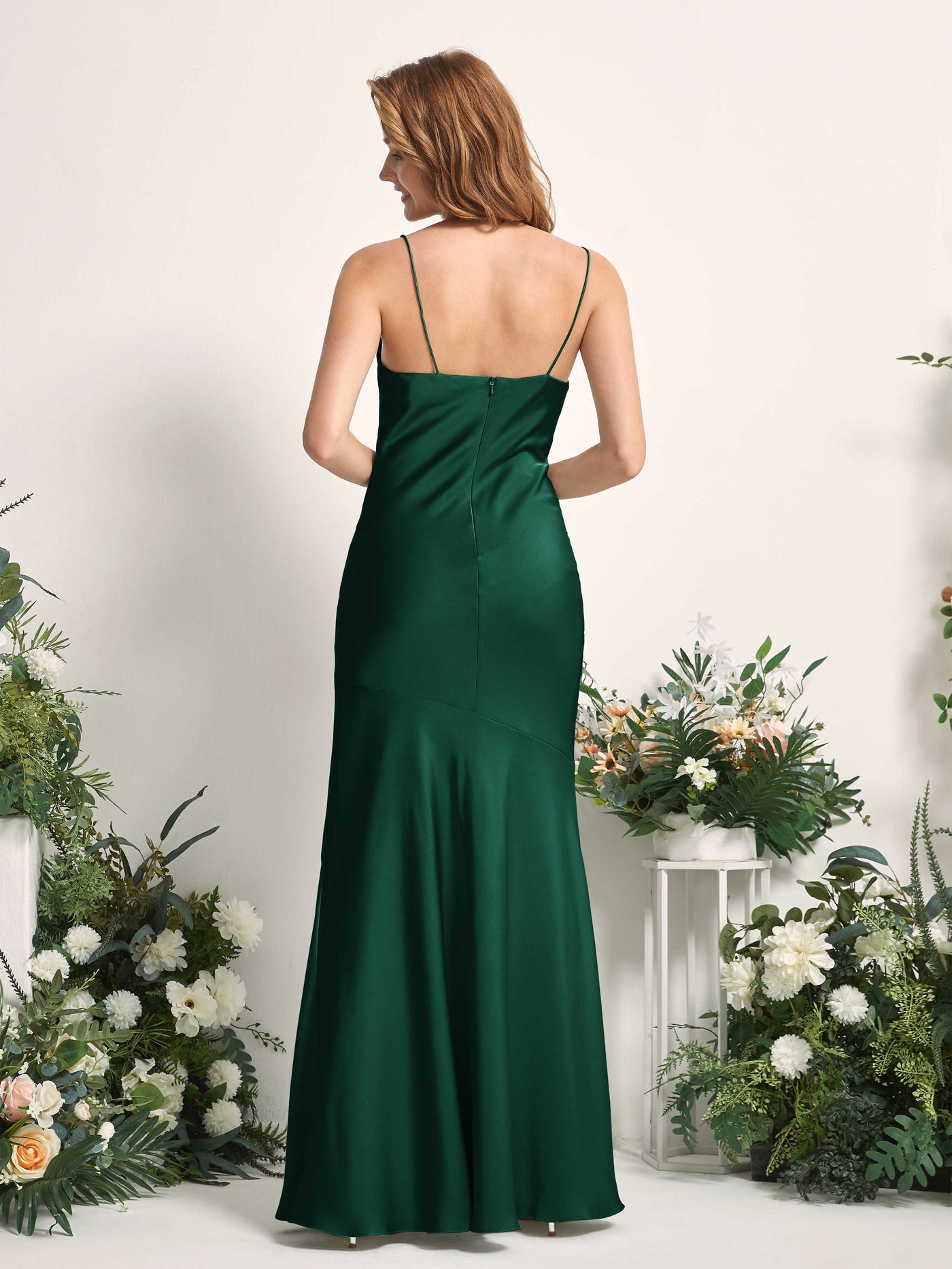 Carlyna Corte trompeta/sirena escote drapeado hasta el suelo hendidura de pierna satén vestidos de dama de honor Verde Militer #color_verde-militer