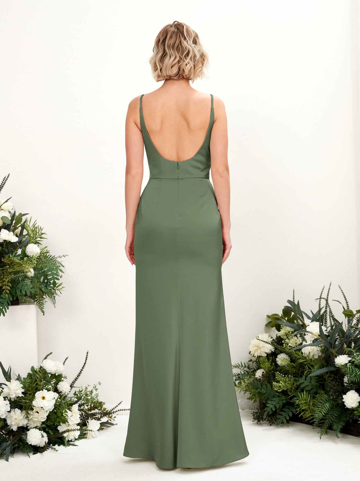 Carlyna Corte trompeta/sirena escote en V hasta el suelo satén vestido Verde Oliva #color_verde-oliva
