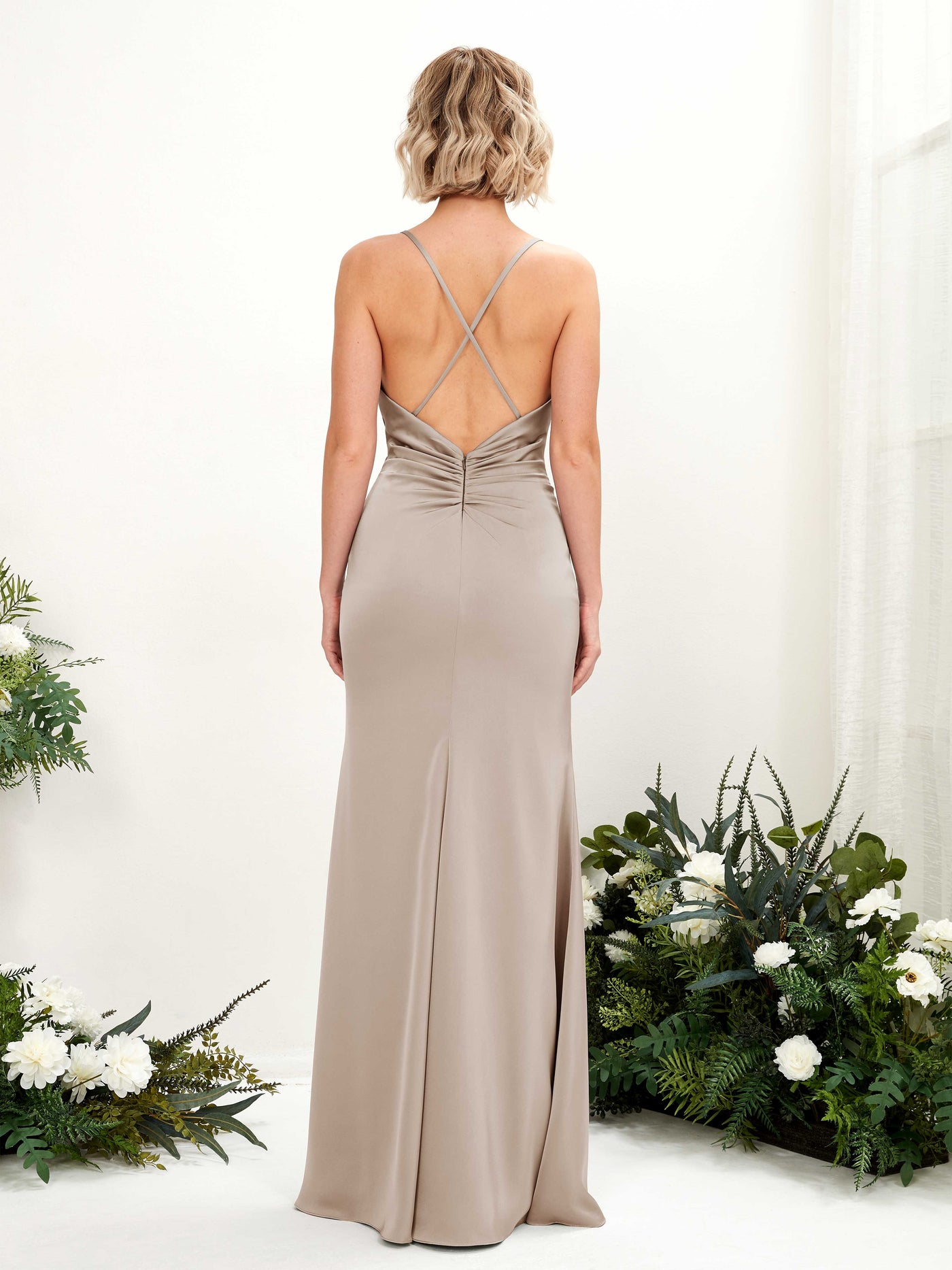 Carlyna Escote drapeado Hasta el suelo Satén Vestido de dama de honor Taupe #color_taupe