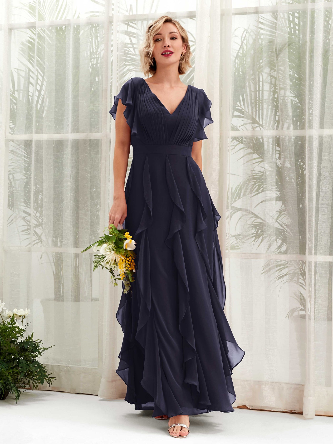 Carlyna Escote en V Hasta el Suelo Fruncido Vestido de Dama de Honor Azul Marino Oscuro #color_azul-marino-oscuro