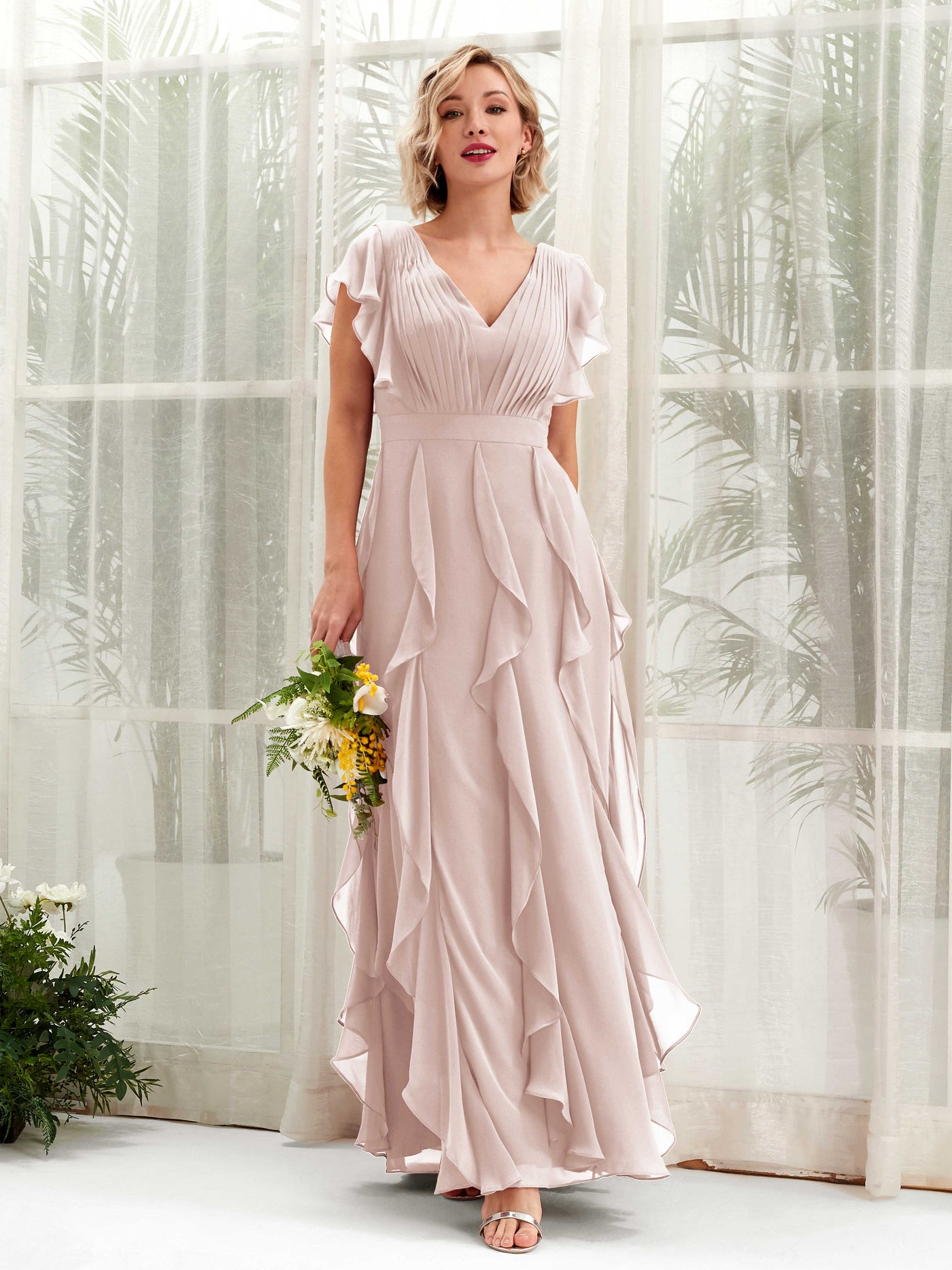 Carlyna Escote en V Hasta el Suelo Fruncido Vestido de Dama de Honor Biscotti #color_biscotti