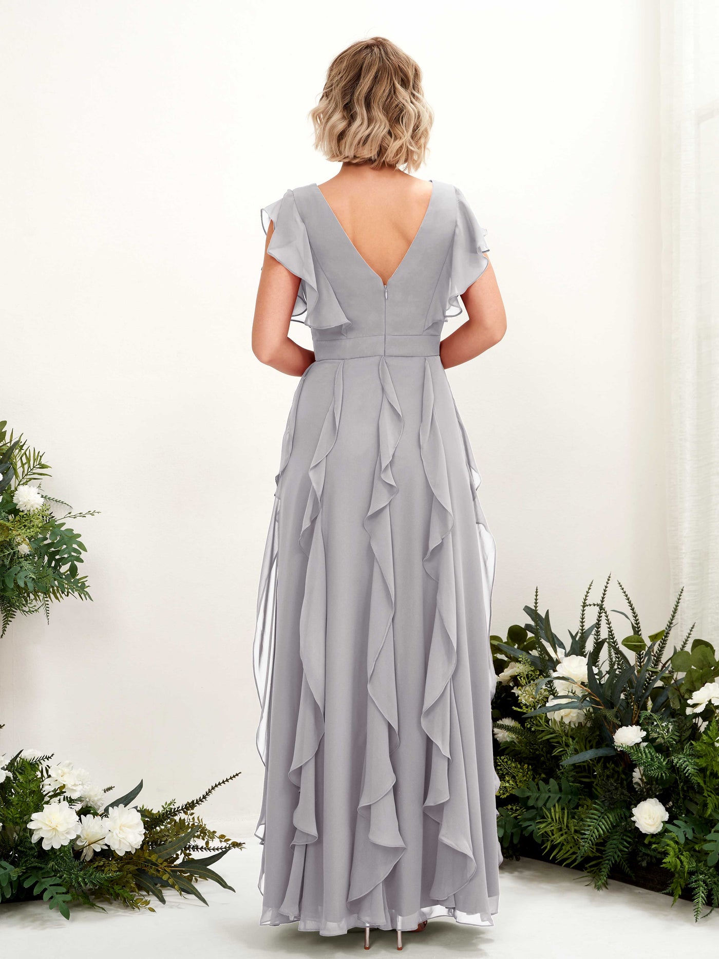 Carlyna Escote en V Hasta el Suelo Fruncido Vestido de Dama de Honor Gris Paloma #color_gris-paloma