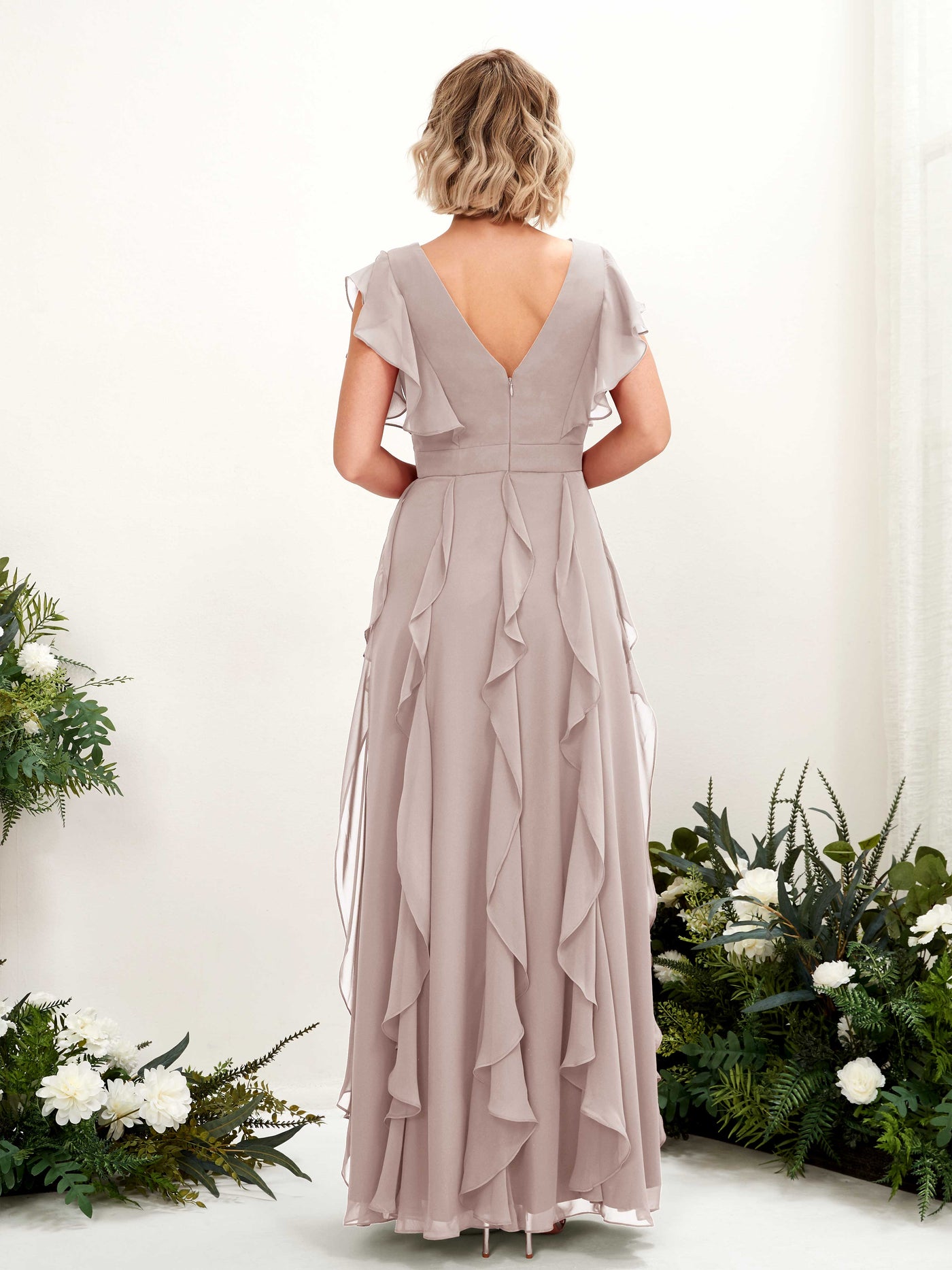 Carlyna Escote en V Hasta el Suelo Fruncido Vestido de Dama de Honor Gris Pardo #color_gris-pardo
