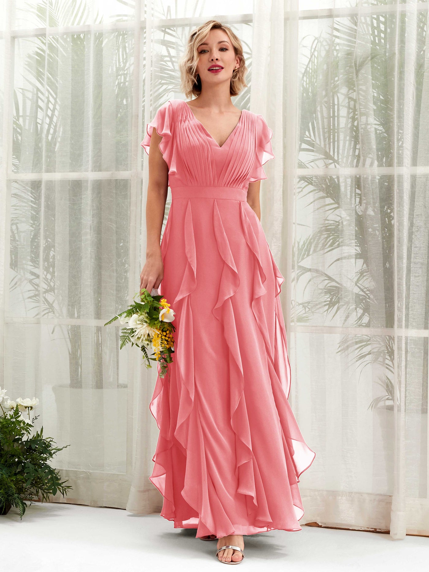 Carlyna Escote en V Hasta el Suelo Fruncido Vestido de Dama de Honor Rosa Coral #color_rosa-coral
