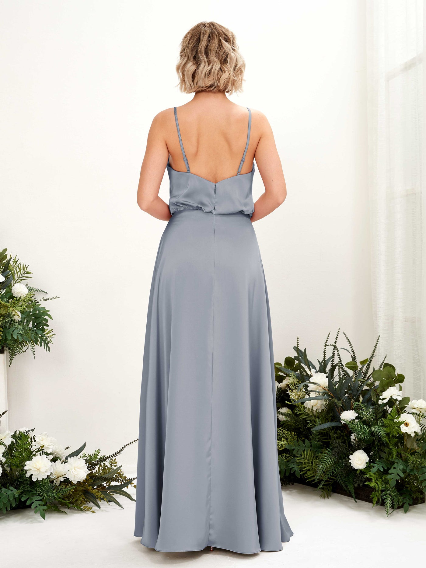 Carlyna Línea A Escote en V Hasta el suelo Vestidos de dama de honor Azul Polvoriento #color_azul-polvoriento