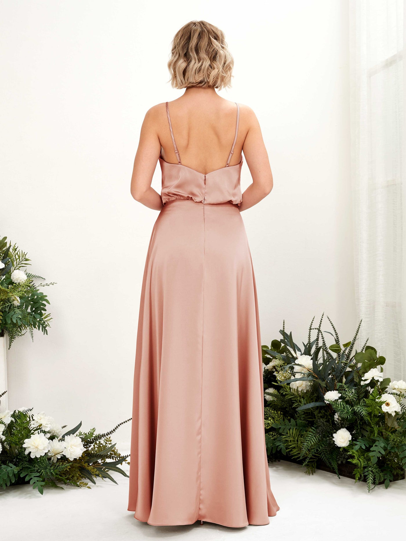 Carlyna Línea A Escote en V Hasta el suelo Vestidos de dama de honor Cantalupo #color_cantalupo