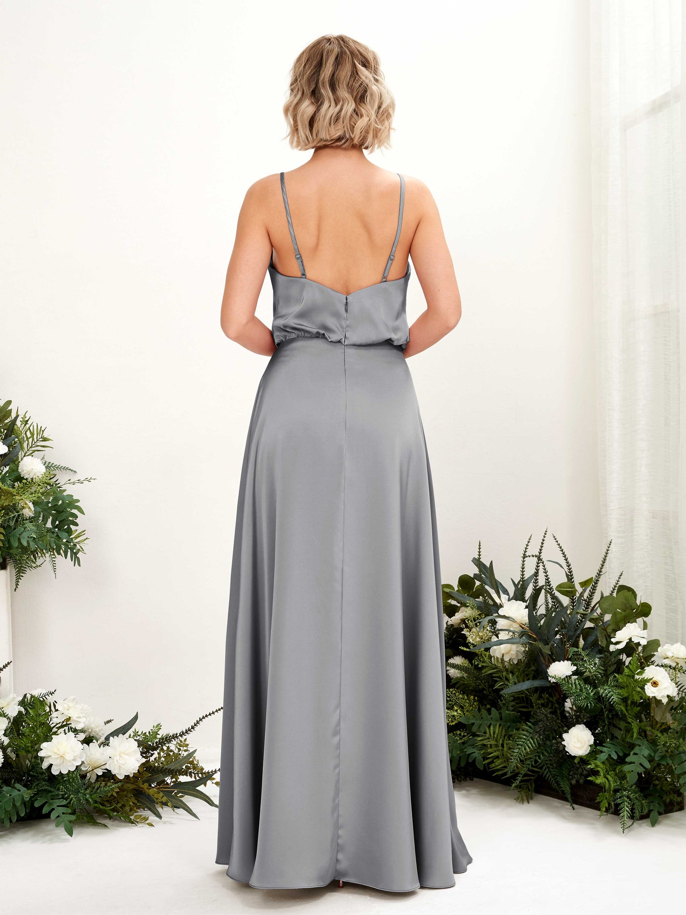 Carlyna Línea A Escote en V Hasta el suelo Vestidos de dama de honor Gris Acero #color_gris-acero