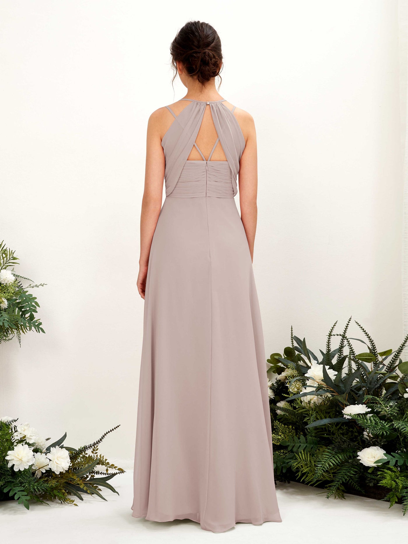 Carlyna Línea A Hasta el suelo Escote en V Cuello halter Vestidos de dama de honor Gris Pardo #color_gris-pardo