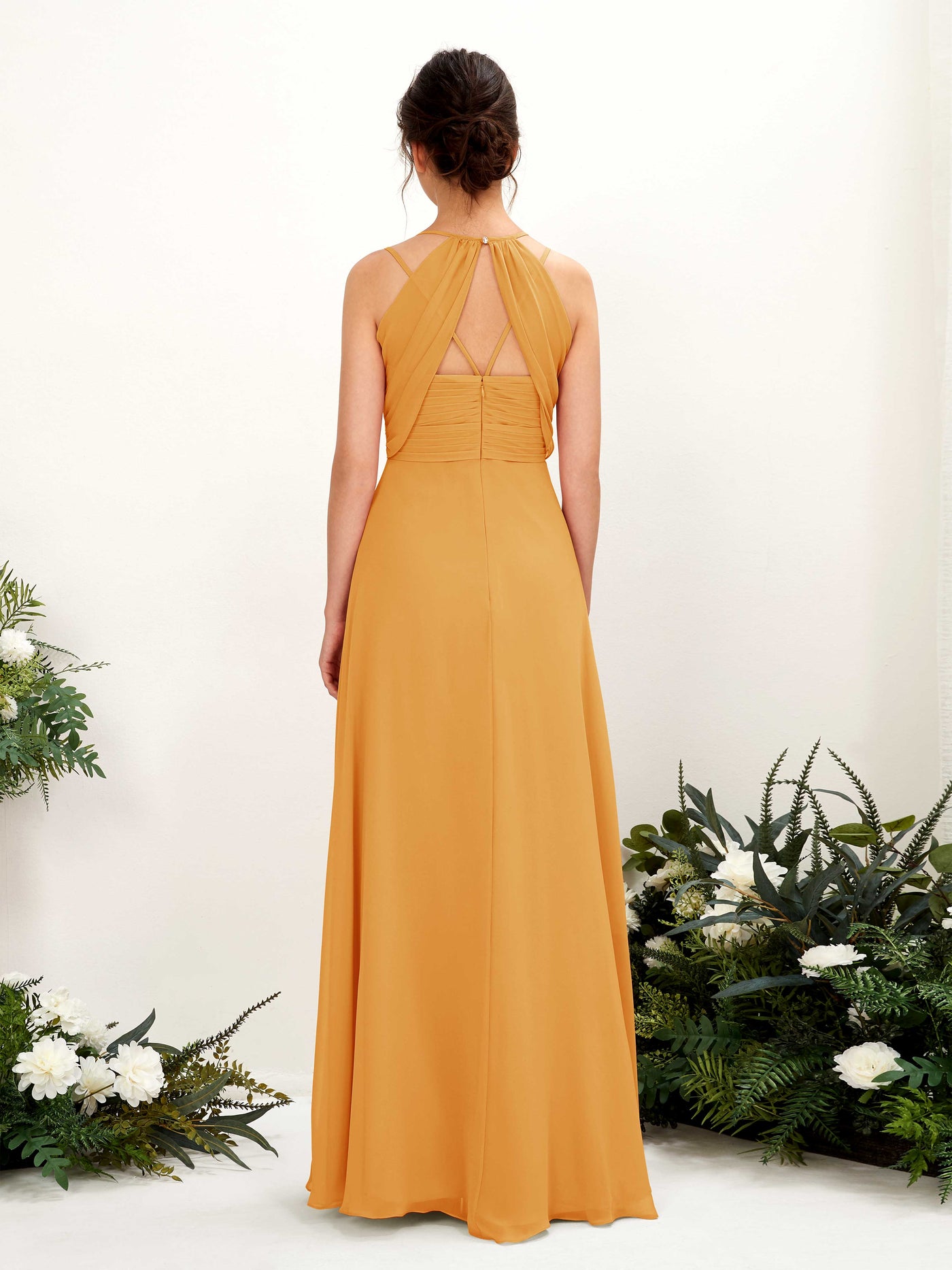 Carlyna Línea A Hasta el suelo Escote en V Cuello halter Vestidos de dama de honor Mango #color_mango
