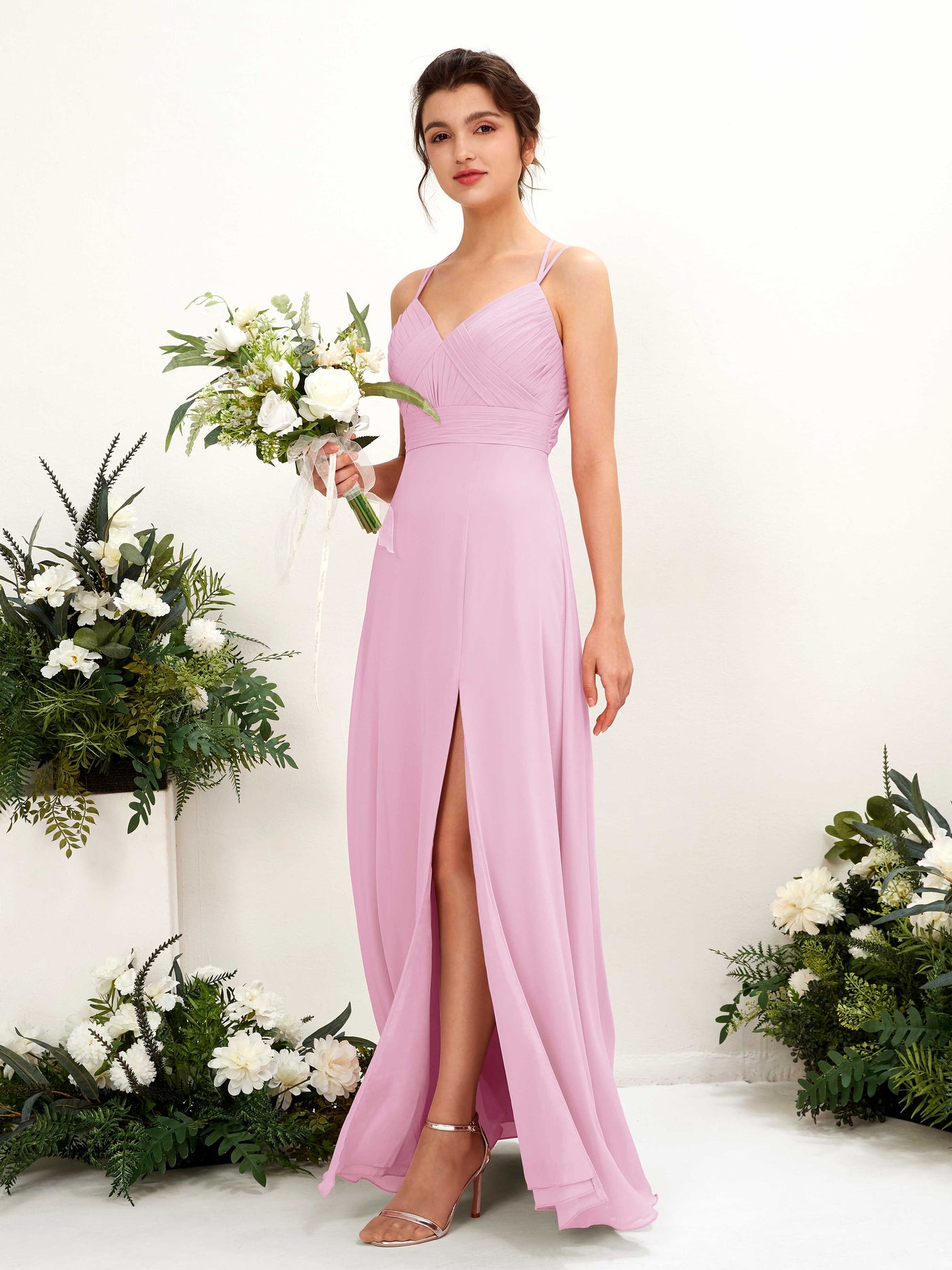 Carlyna Línea A Hasta el suelo Escote en V Cuello halter Vestidos de dama de honor Rosa Caramelo #color_rosa-caramelo