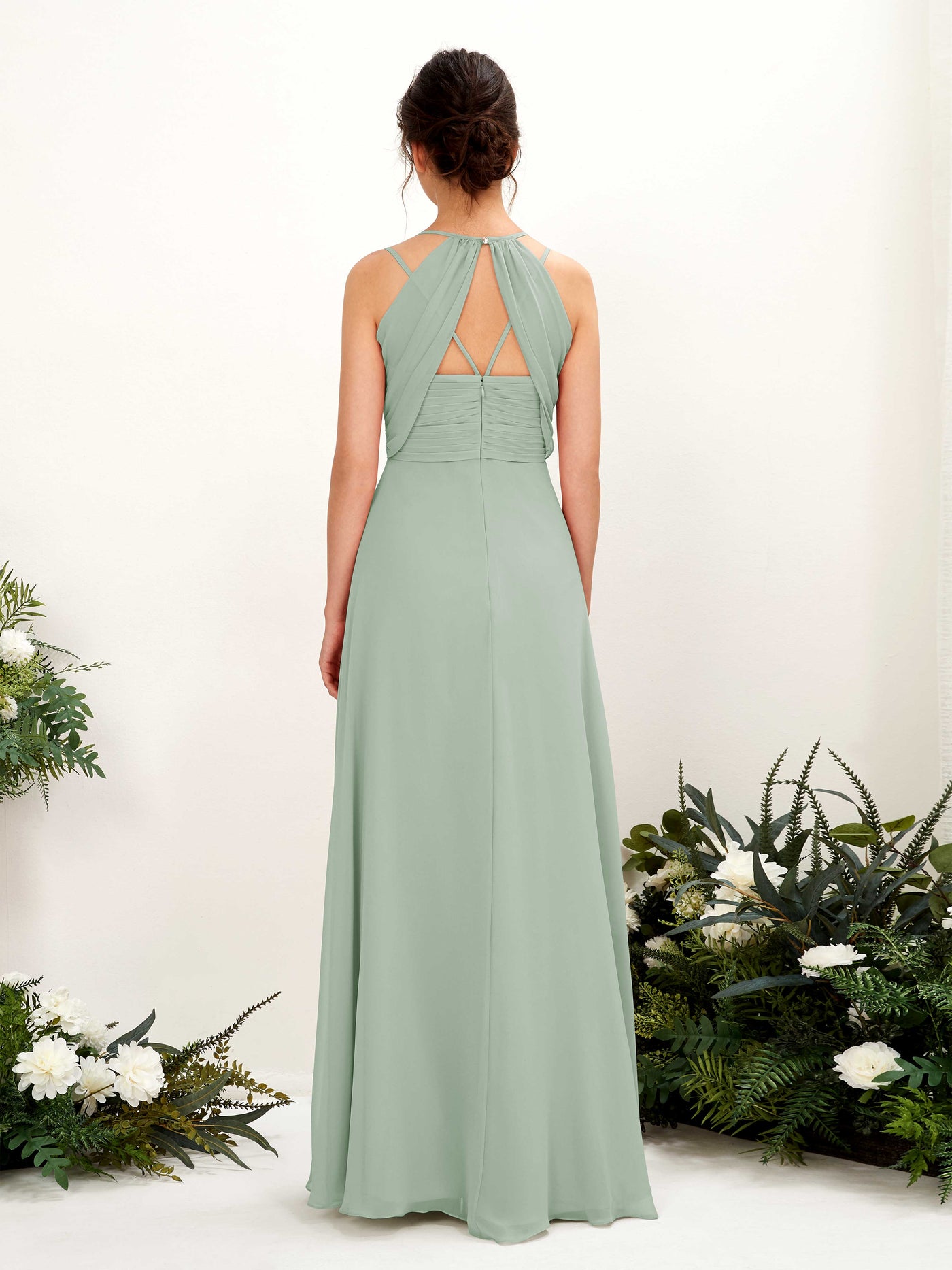 Carlyna Línea A Hasta el suelo Escote en V Cuello halter Vestidos de dama de honor Verde Salvia #color_verde-salvia