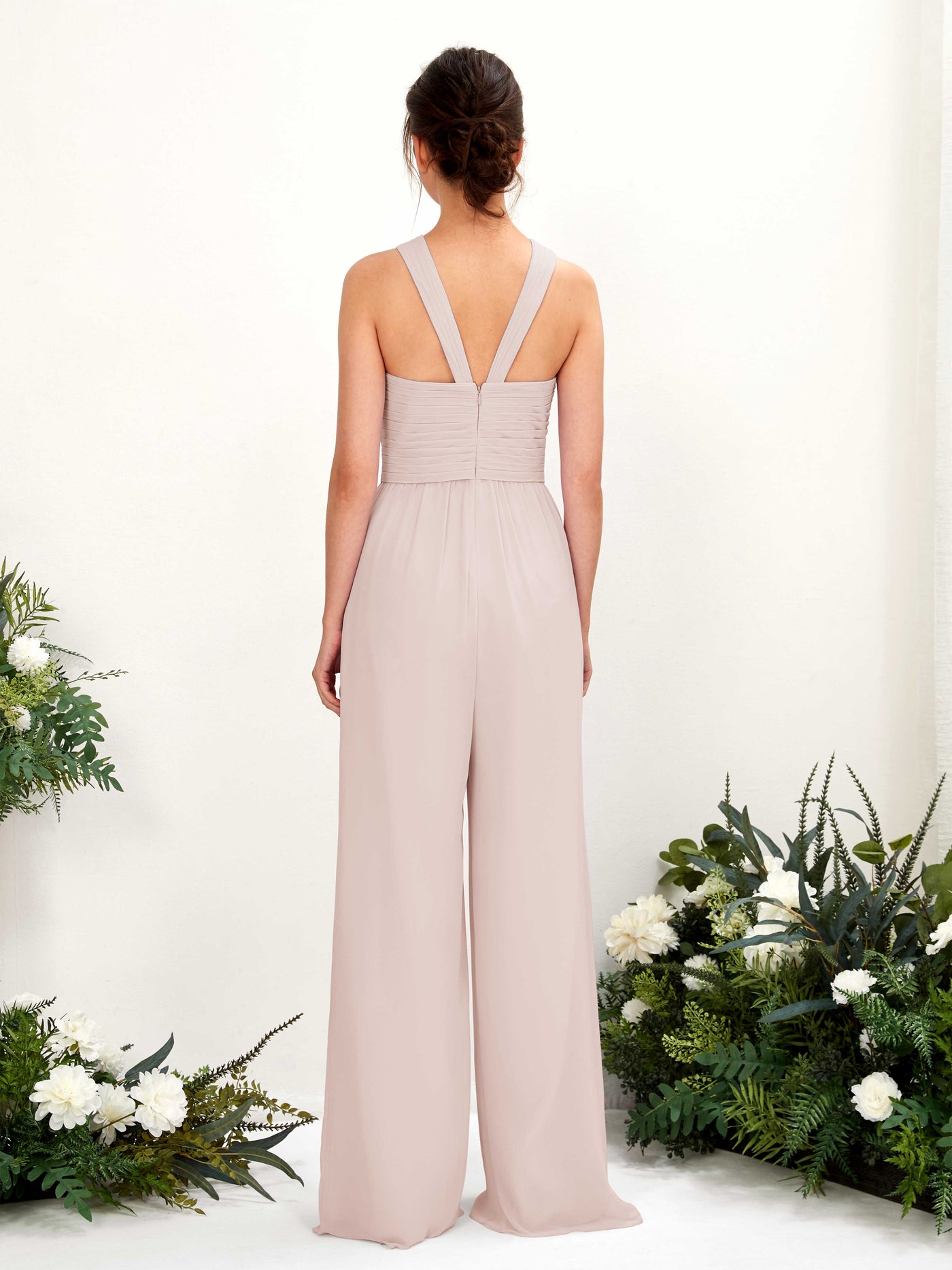 Carlyna Mono Escote cruzado Hasta el suelo Gasa fruncido Vestidos de dama de honor Biscotti #color_biscotti