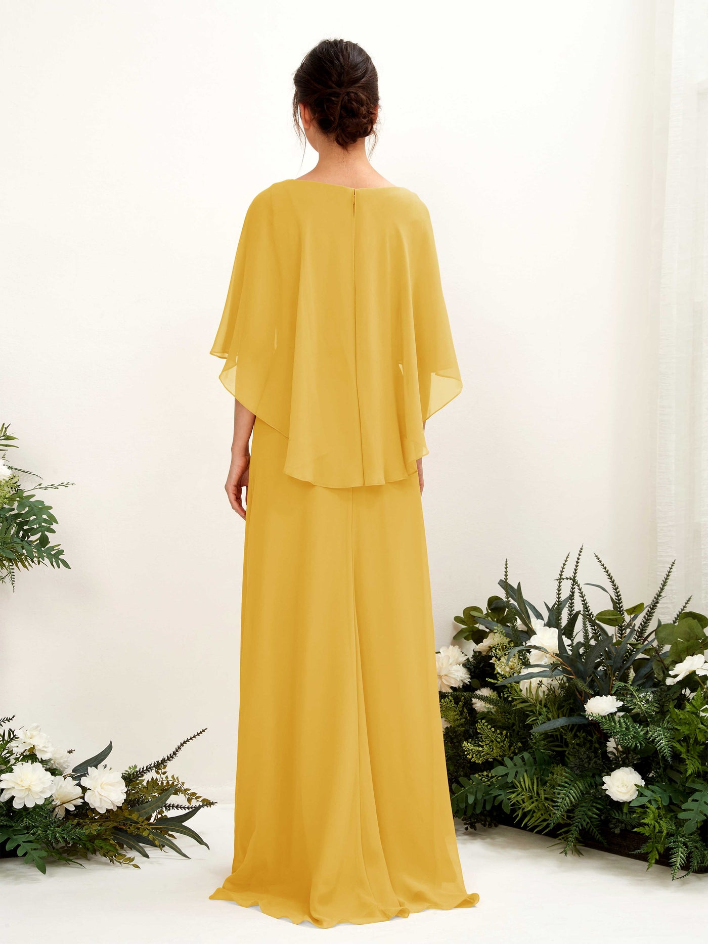 Carlyna Tubo Corte Escote bandeja Capa Vestidos de dama de honor Amarillo Mostaza #color_amarillo-mostaza