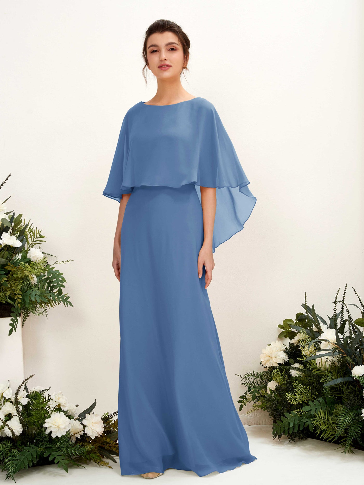 Carlyna Tubo Corte Escote bandeja Capa Vestidos de dama de honor Azul polvoriento #color_azul-polvoriento