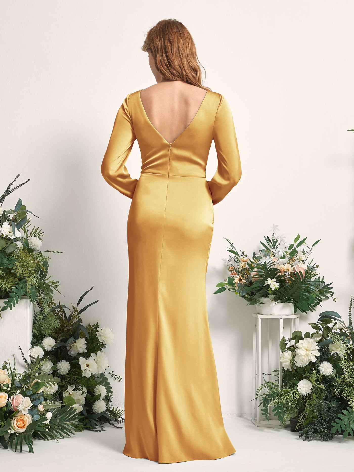 Carlyna Tubo Corte trompeta sirena Escote en V Manga Larga Vestidos de dama de honor Amarillo Canario #color_amarillo-canario