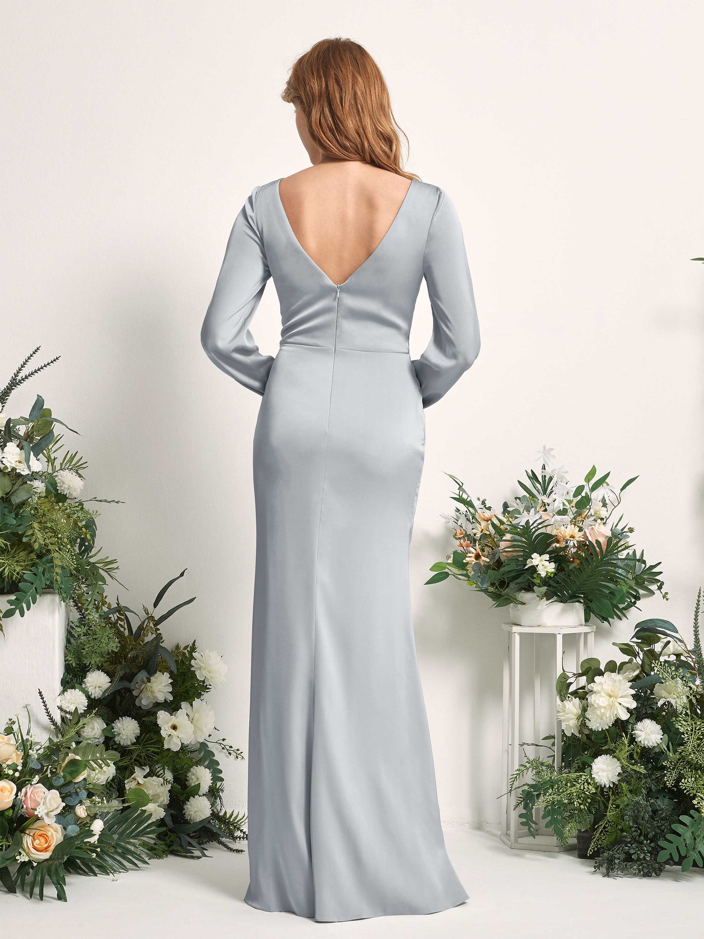 Carlyna Tubo Corte trompeta sirena Escote en V Manga Larga Vestidos de dama de honor Azul Bebé #color_azul-beb
