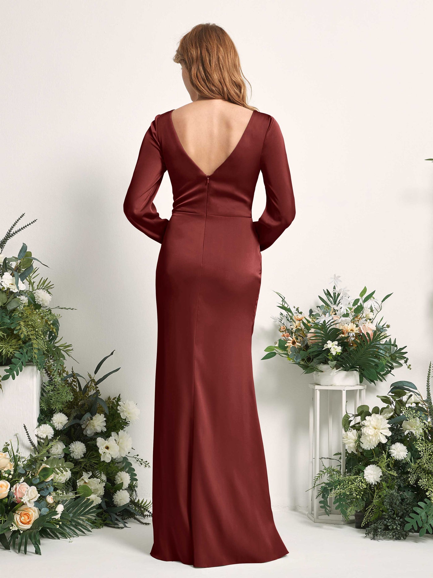 Carlyna Tubo Corte trompeta sirena Escote en V Manga Larga Vestidos de dama de honor Borgoña #color_borgo-a