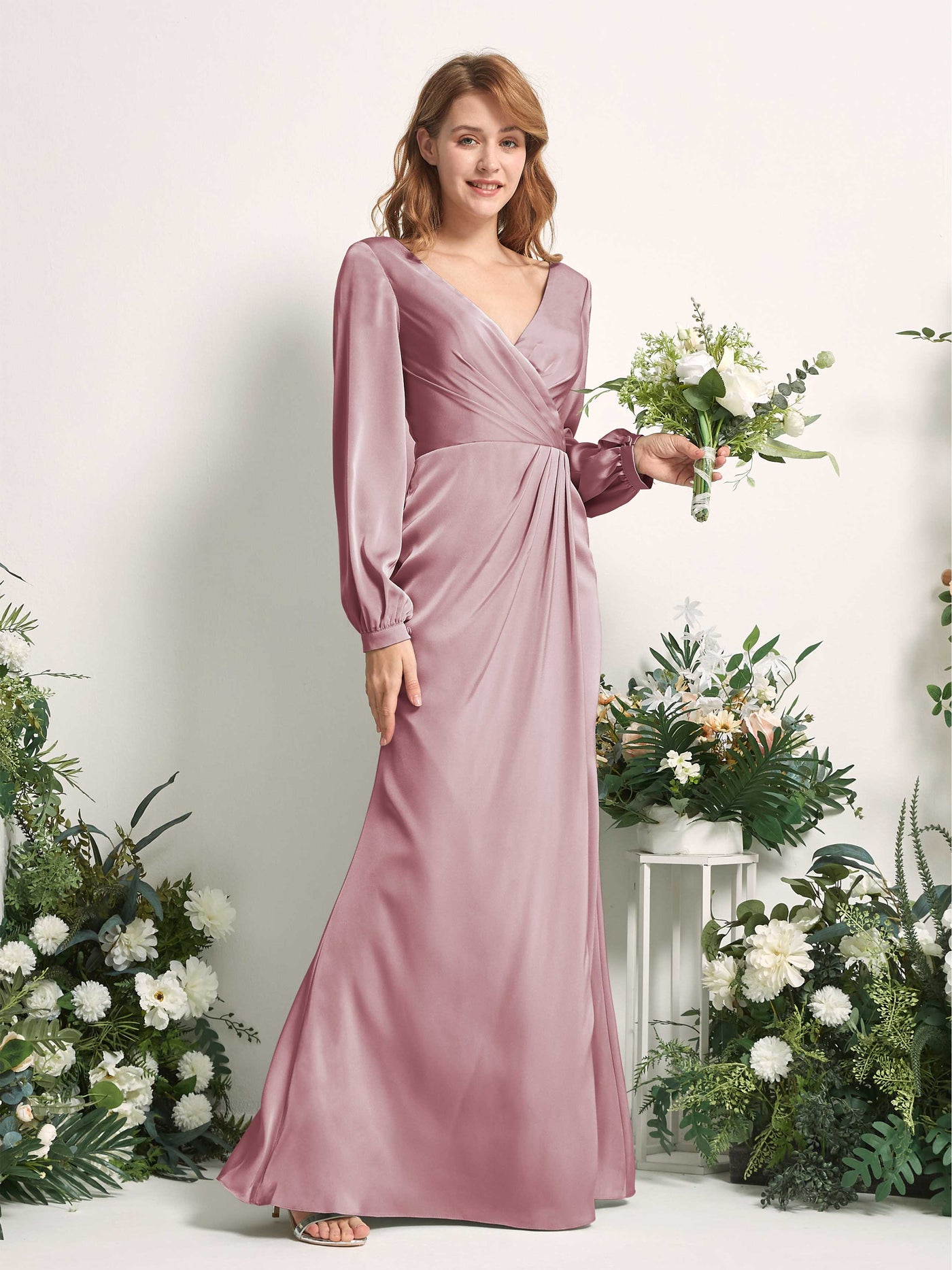 Carlyna Tubo Corte trompeta sirena Escote en V Manga Larga Vestidos de dama de honor Cuarzo Rosa #color_cuarzo-rosa