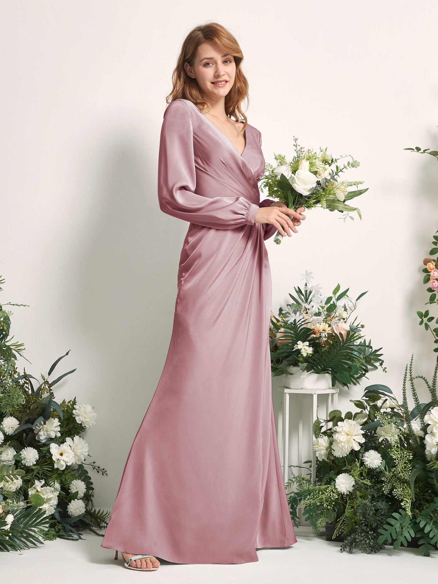Carlyna Tubo Corte trompeta sirena Escote en V Manga Larga Vestidos de dama de honor Cuarzo Rosa #color_cuarzo-rosa