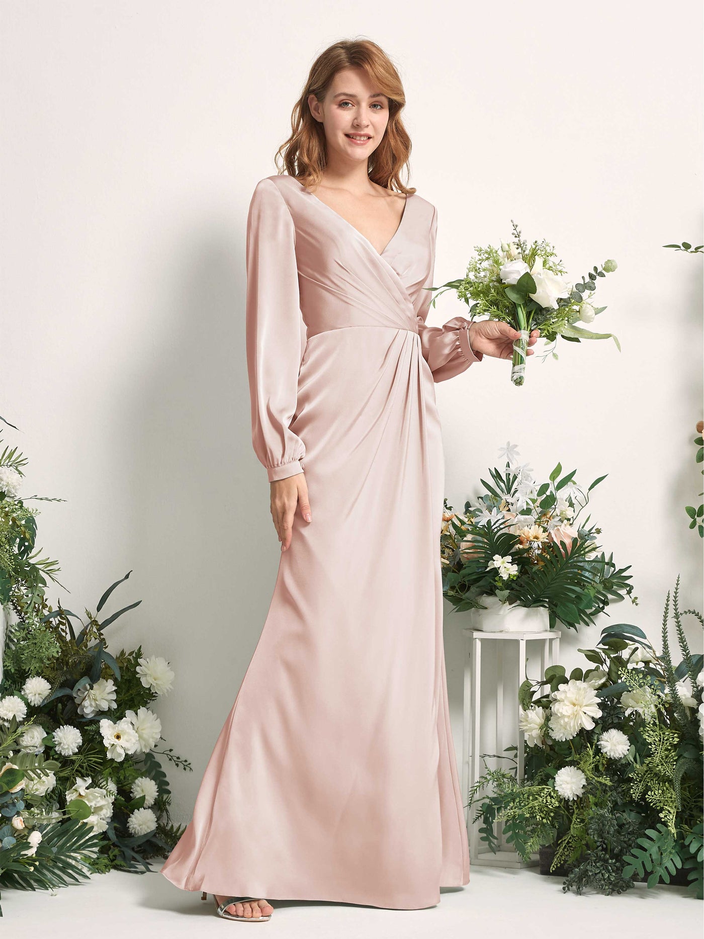 Carlyna Tubo Corte trompeta sirena Escote en V Manga Larga Vestidos de dama de honor Rosa Perla #color_rosa-perla