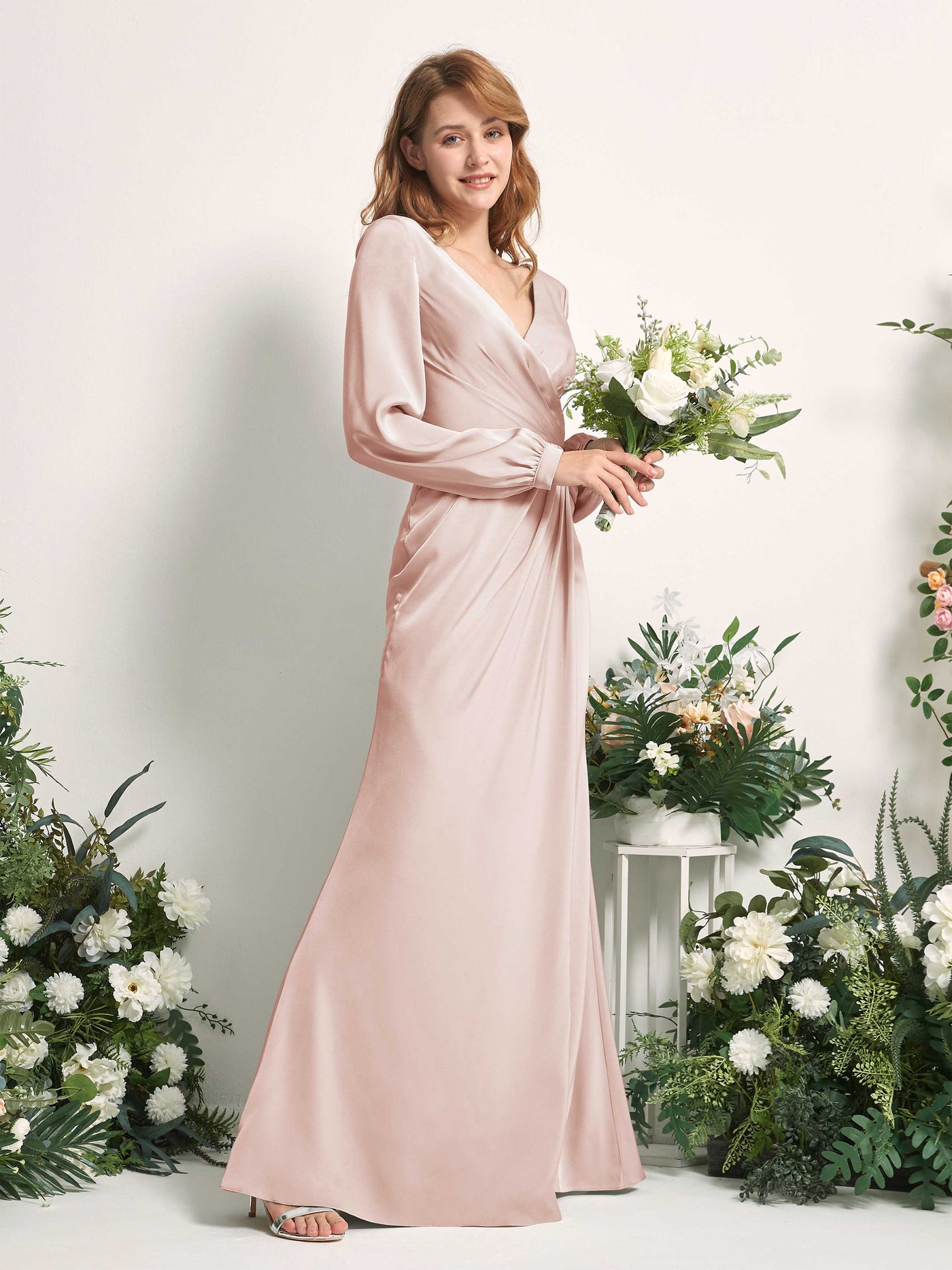 Carlyna Tubo Corte trompeta sirena Escote en V Manga Larga Vestidos de dama de honor Rosa Perla #color_rosa-perla