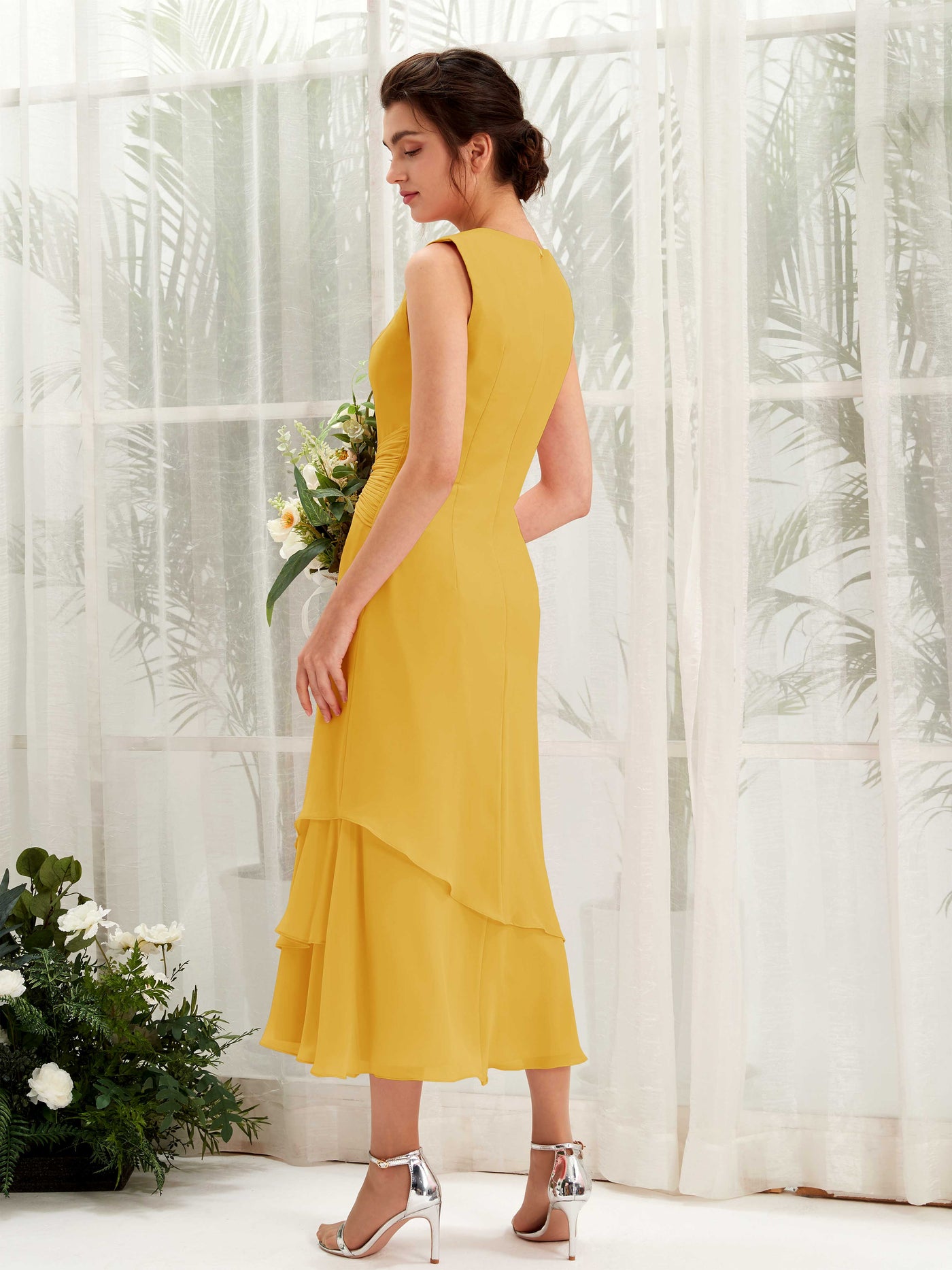 Carlyna Tubo Cuello redondo Hasta la tibia Gasa Vestido de dama de honor Amarillo Mostaza #color_amarillo-mostaza