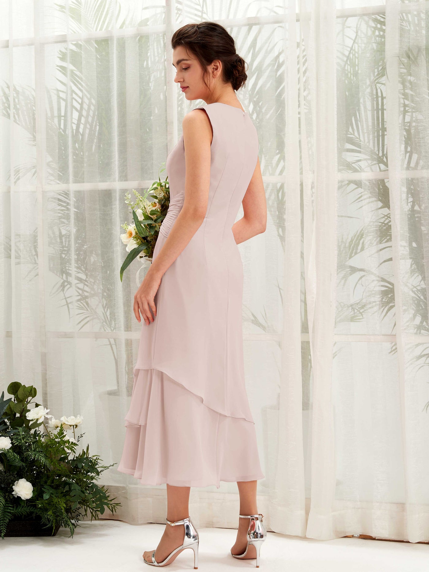 Carlyna Tubo Cuello redondo Hasta la tibia Gasa Vestido de dama de honor Biscotti #color_biscotti