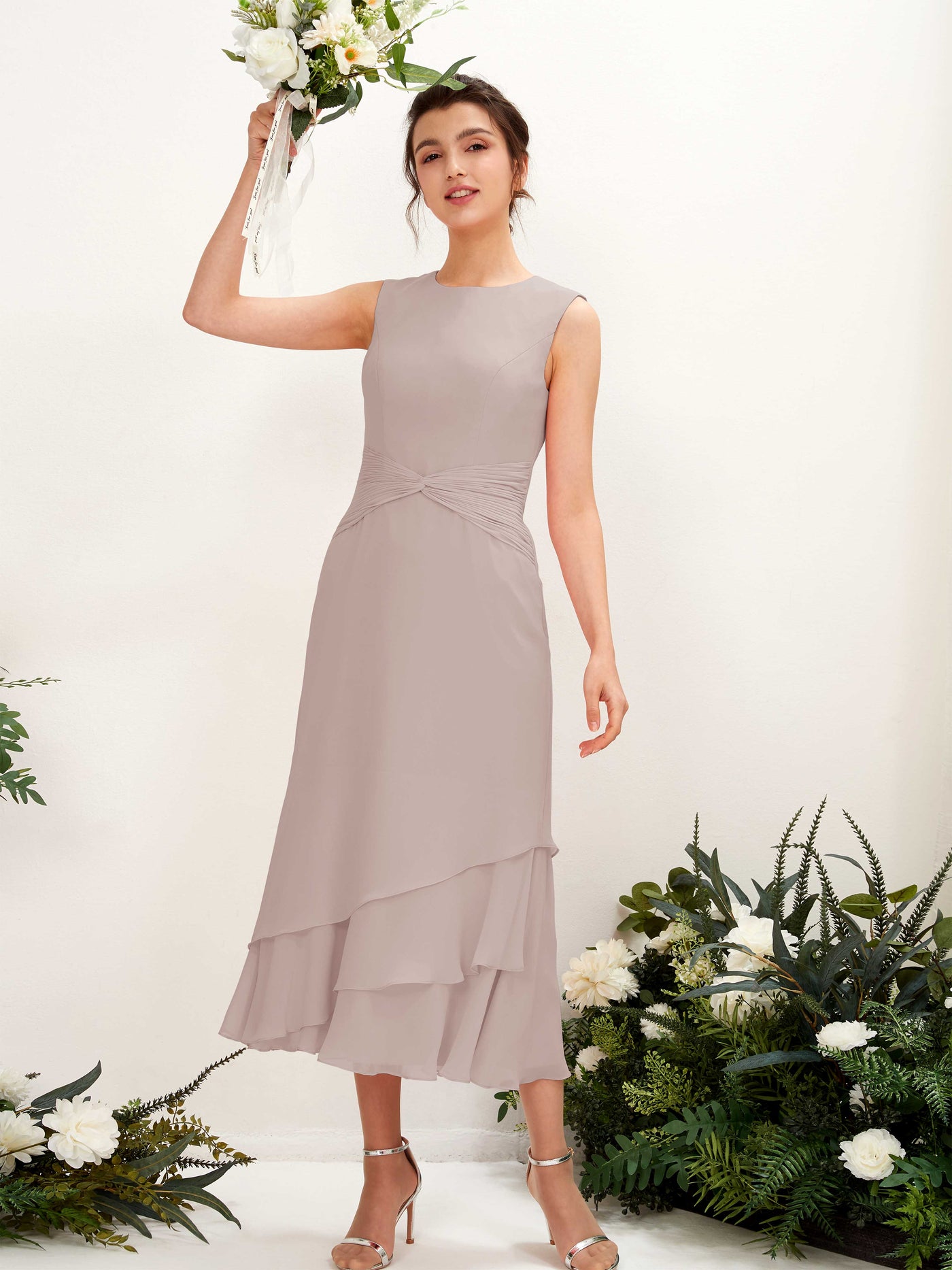 Carlyna Tubo Cuello redondo Hasta la tibia Gasa Vestido de dama de honor Gris Pardo #color_gris-pardo