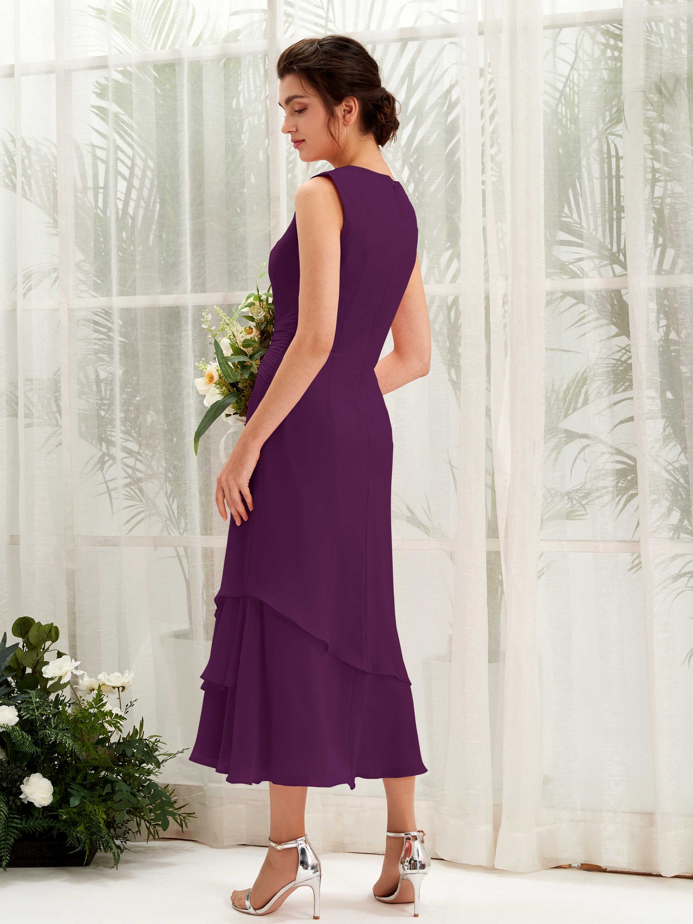 Carlyna Tubo Cuello redondo Hasta la tibia Gasa Vestido de dama de honor Uva #color_uva