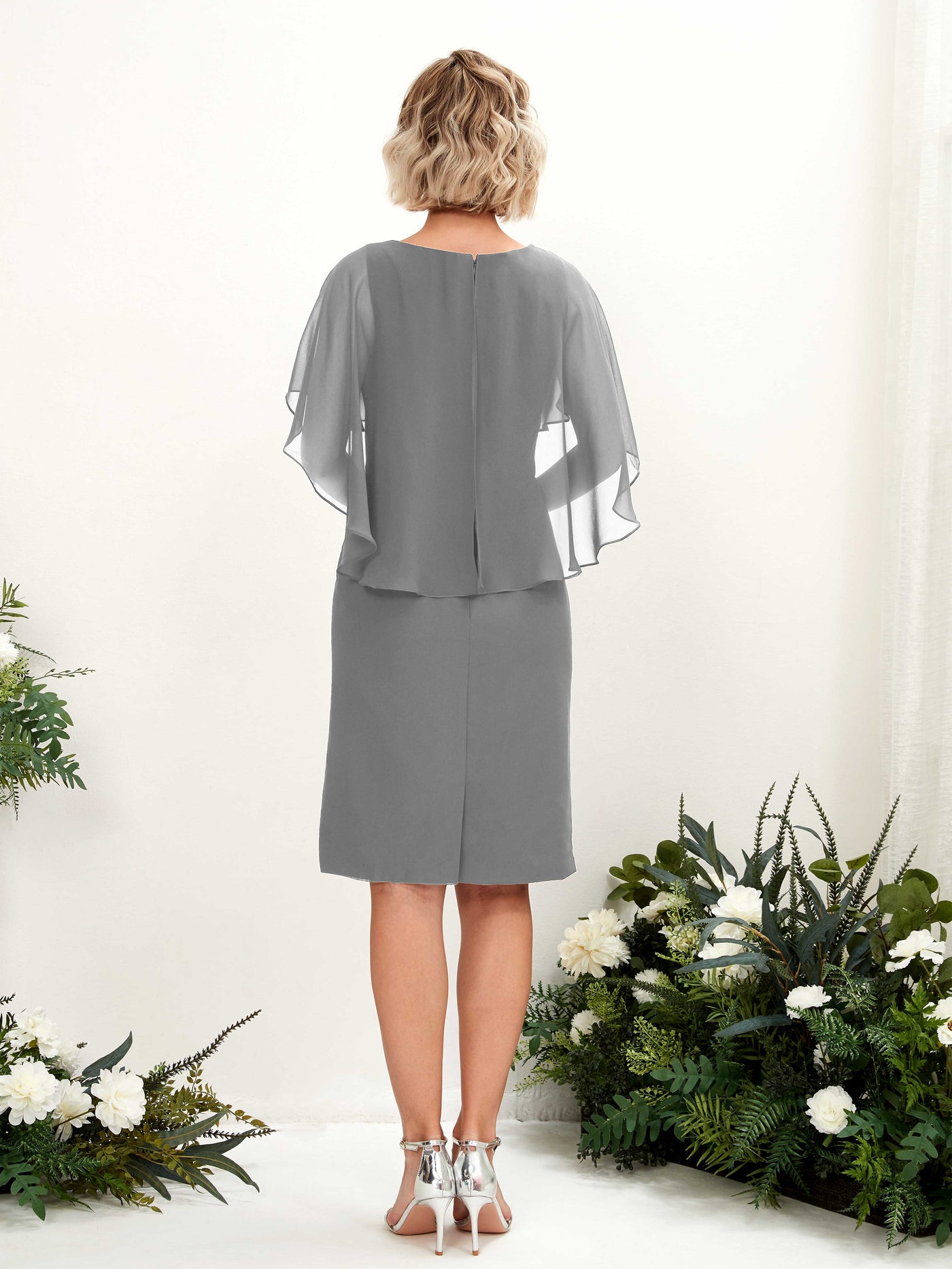 Carlyna Tubo Escote en V Capa Hasta la rodilla Vestido de gasa Gris Acero #color_gris-acero