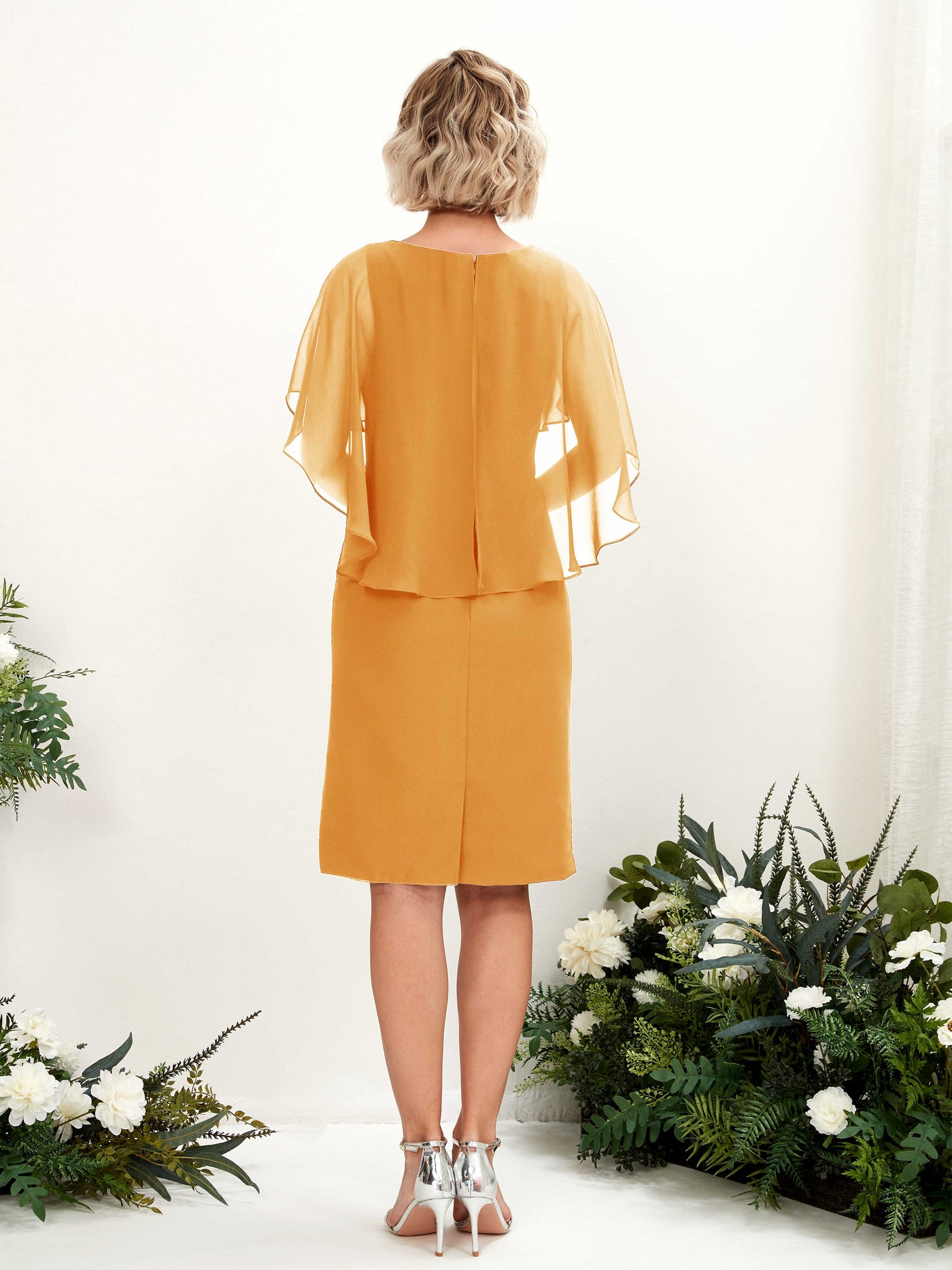 Carlyna Tubo Escote en V Capa Hasta la rodilla Vestido de gasa Mango #color_mango