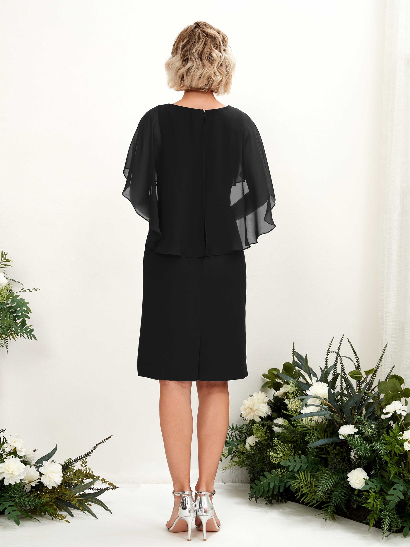 Carlyna Tubo Escote en V Capa Hasta la rodilla Vestido de gasa Negro #color_negro