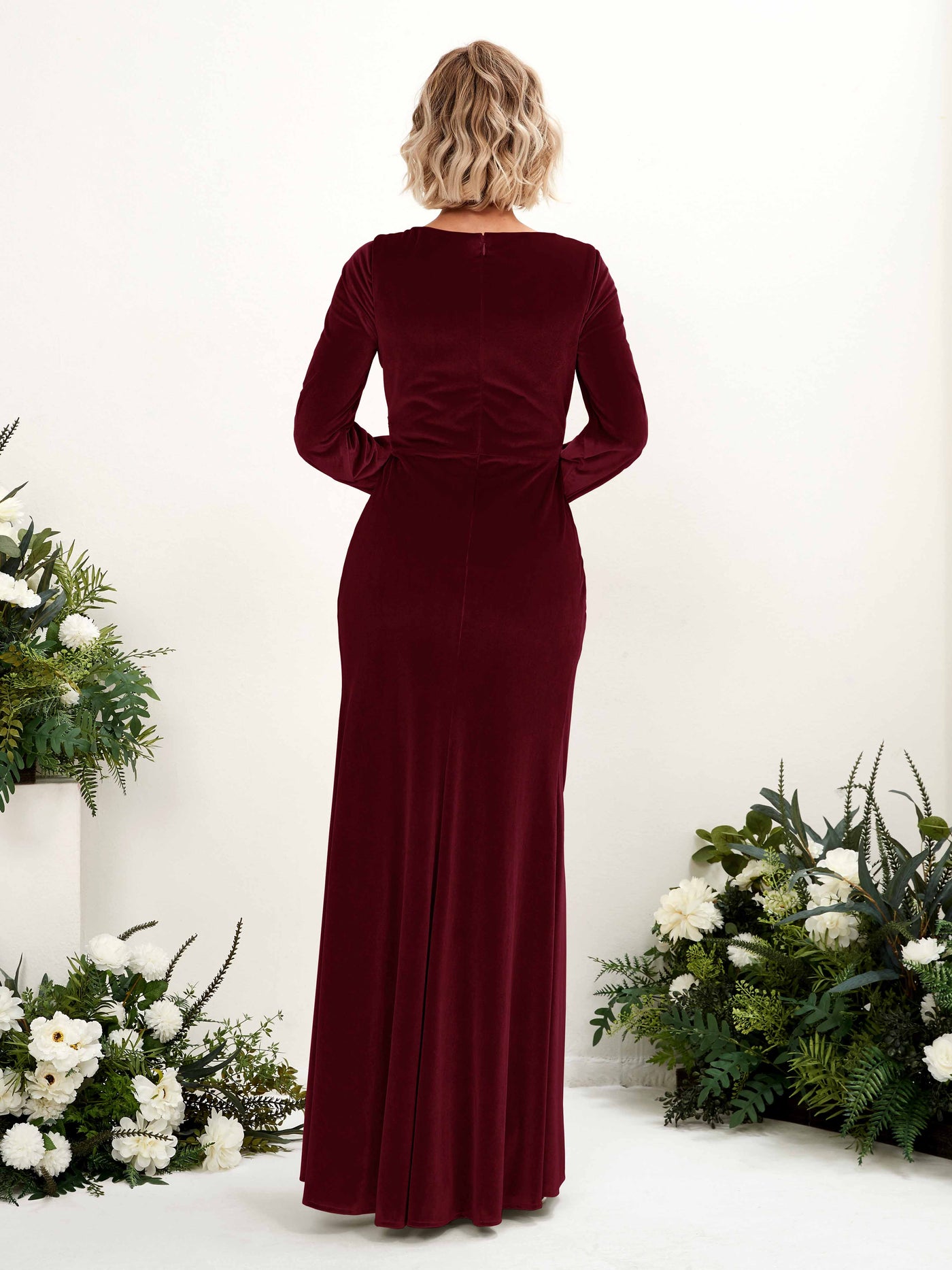 Carlyna Tubo Escote en V Escote cruzado Manga Larga Hasta el suelo Terciopelo Vestidos de dama de honor Borgoña #color_borgo-a