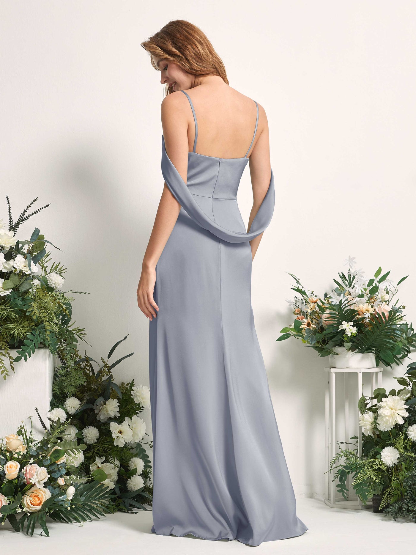 Carlyna Tubo Escote en V Hasta el suelo Vestidos de dama de honor Azul Polvoriento #color_azul-polvoriento
