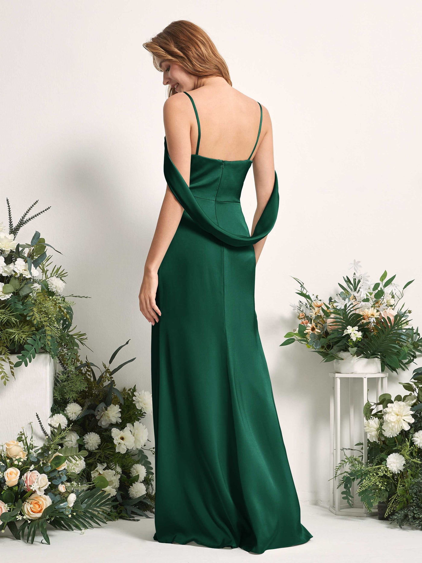 Carlyna Tubo Escote en V Hasta el suelo Vestidos de dama de honor Verde Militer #color_verde-militer