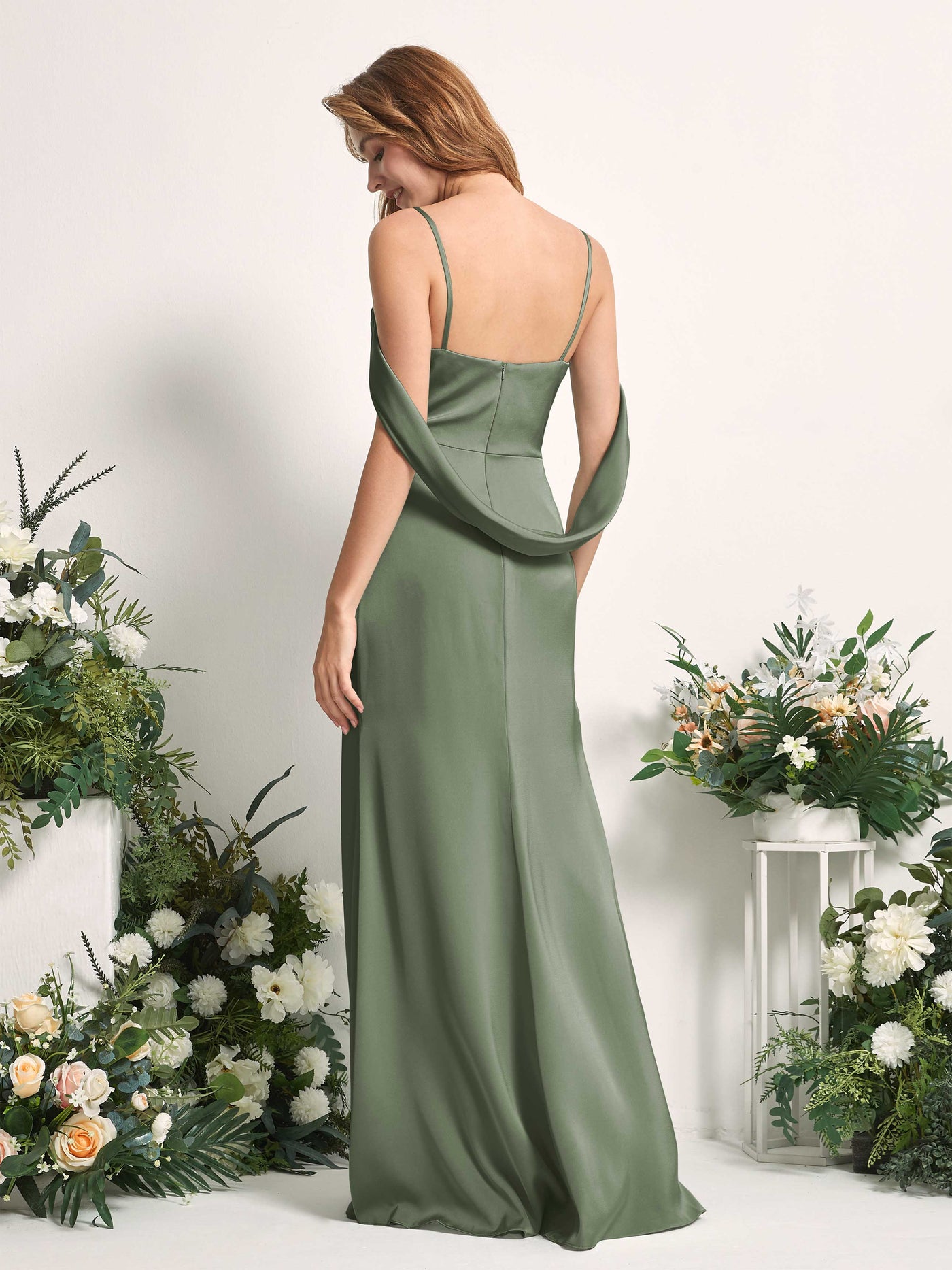 Carlyna Tubo Escote en V Hasta el suelo Vestidos de dama de honor Verde Oliva #color_verde-oliva