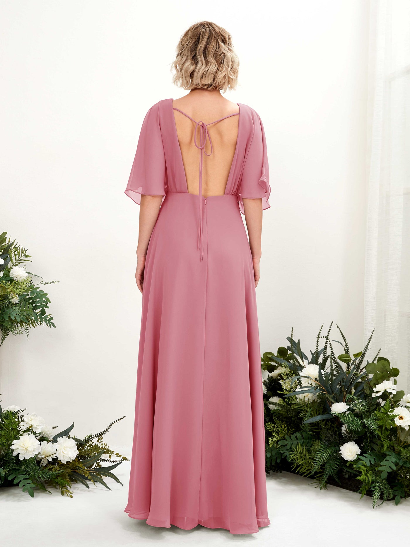 Carlyna Tubo Escote en V Manga Corta Vestido de dama de honor Hasta el suelo Rosa Del Desierto #color_rosa-del-desierto