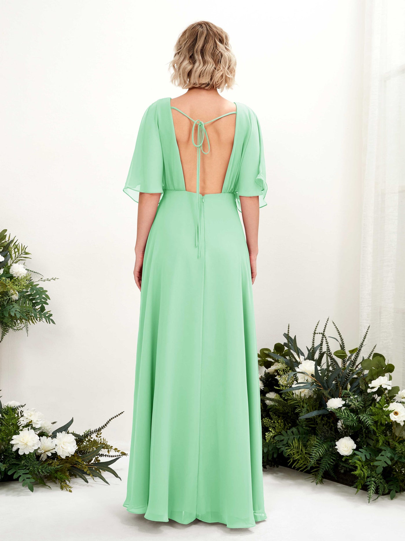 Carlyna Tubo Escote en V Manga Corta Vestido de dama de honor Hasta el suelo Verde Menta #color_verde-menta