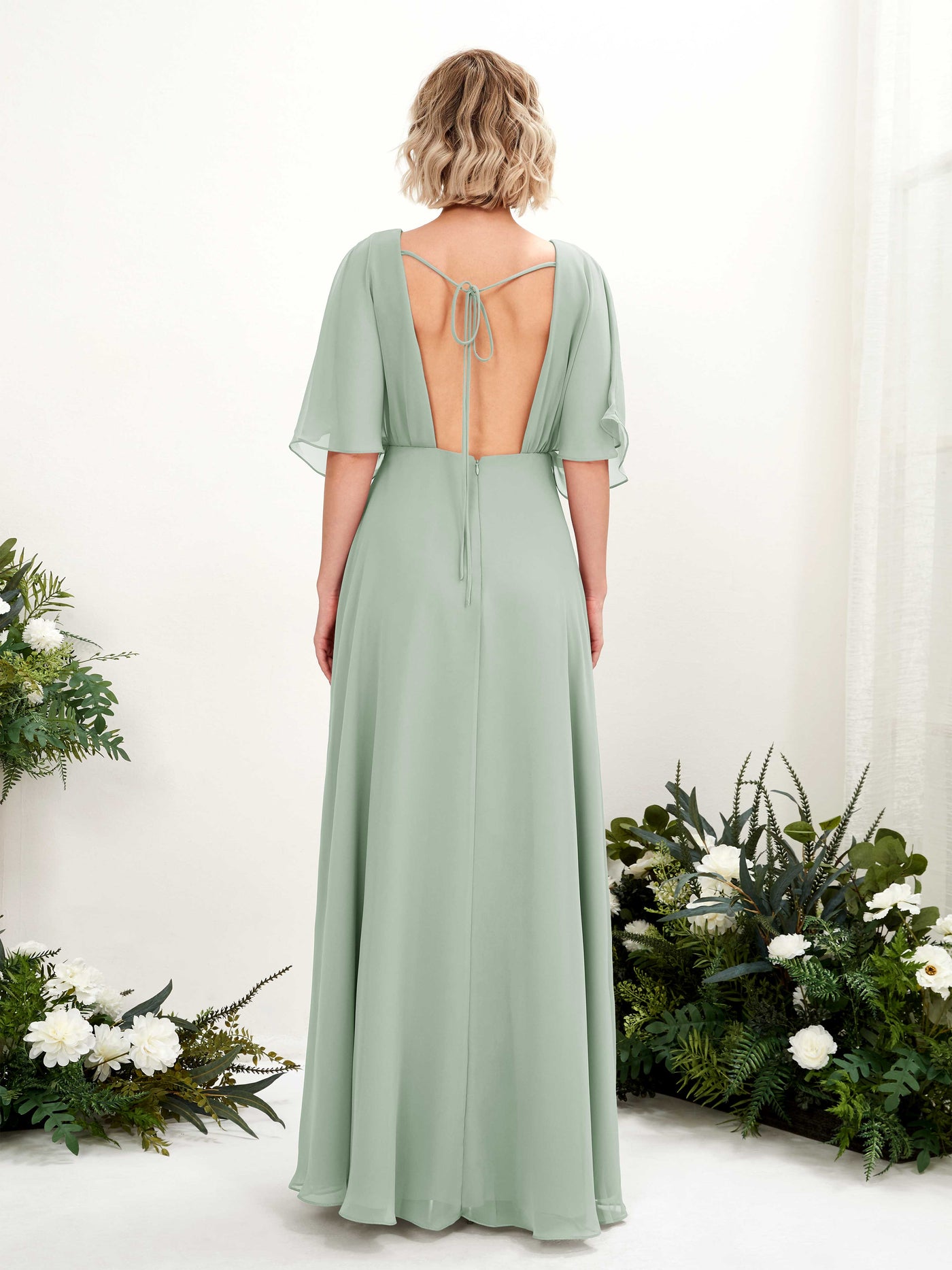 Carlyna Tubo Escote en V Manga Corta Vestido de dama de honor Hasta el suelo Verde Salvia #color_verde-salvia