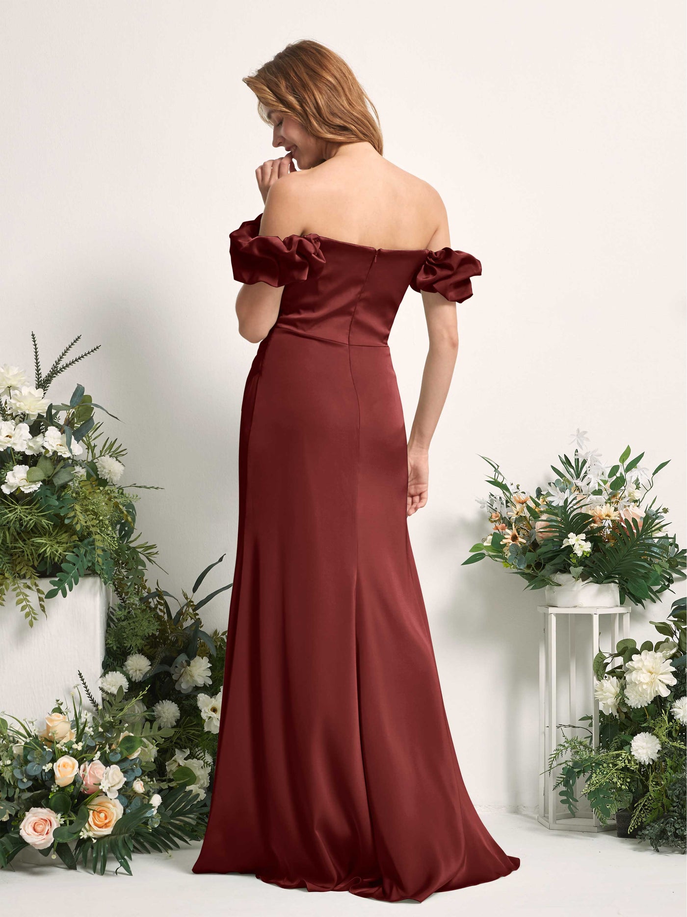 Carlyna Tubo Hasta el suelo Hombros caídos Vestido de dama de honor Borgoña #color_borgo-a