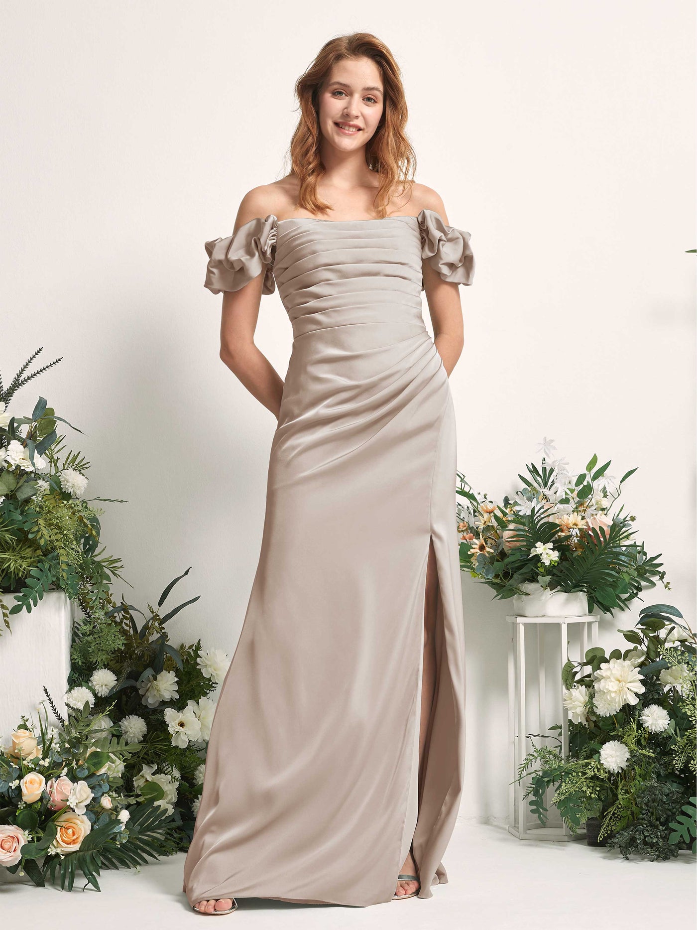 Carlyna Tubo Hasta el suelo Hombros caídos Vestido de dama de honor Taupe #color_taupe