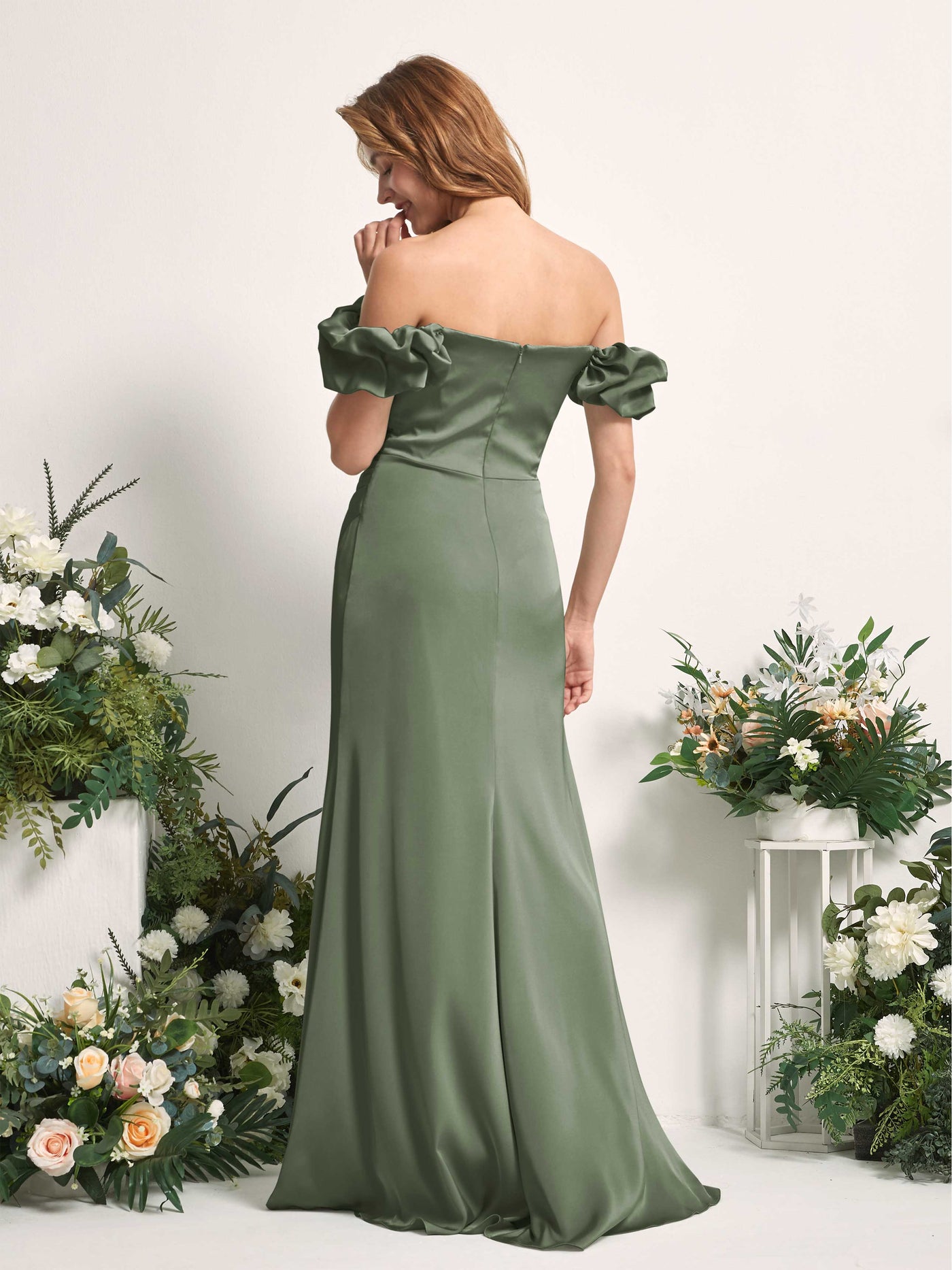 Carlyna Tubo Hasta el suelo Hombros caídos Vestido de dama de honor Verde Oliva #color_verde-oliva